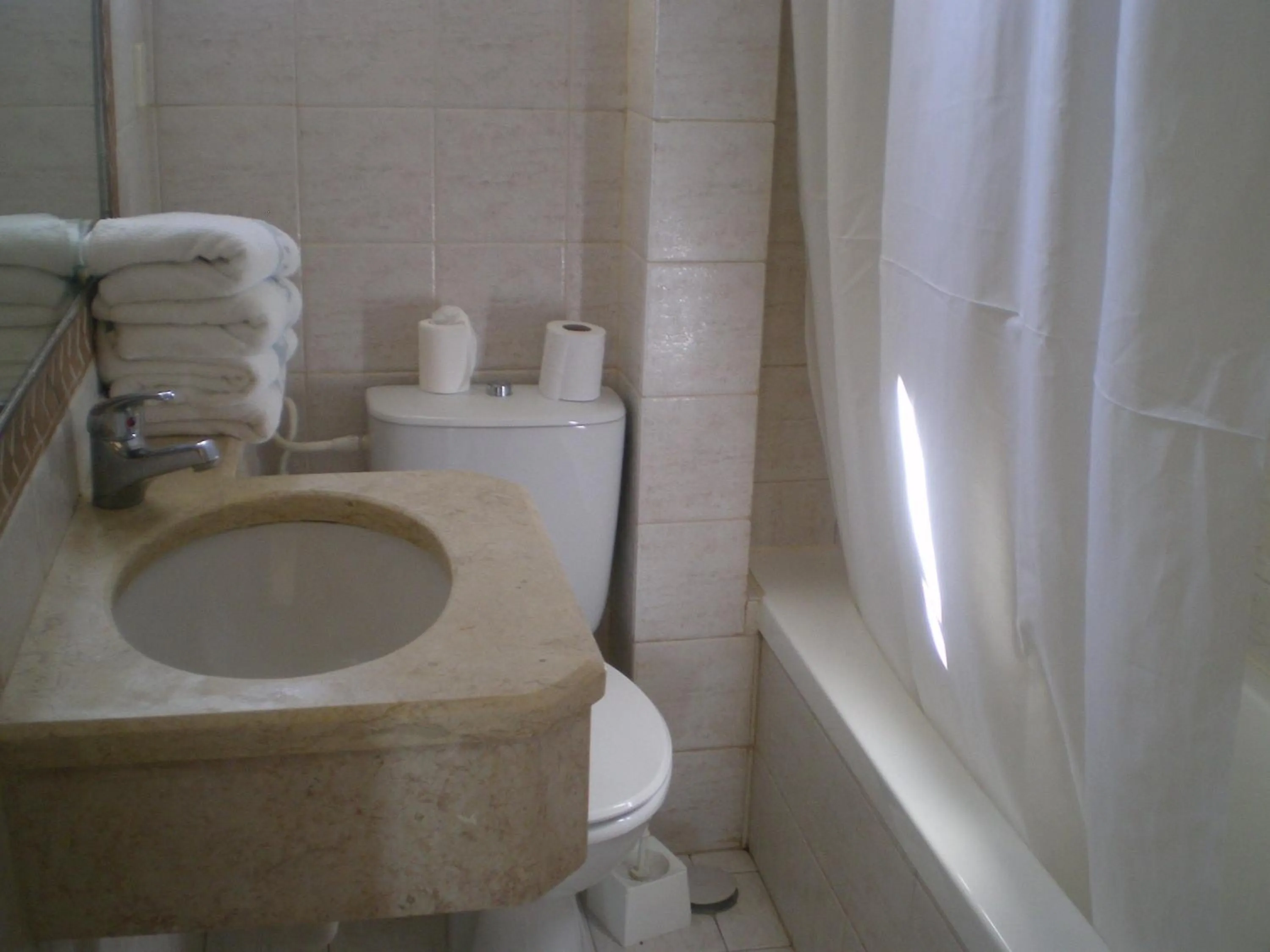 Bathroom in Marom Hotel