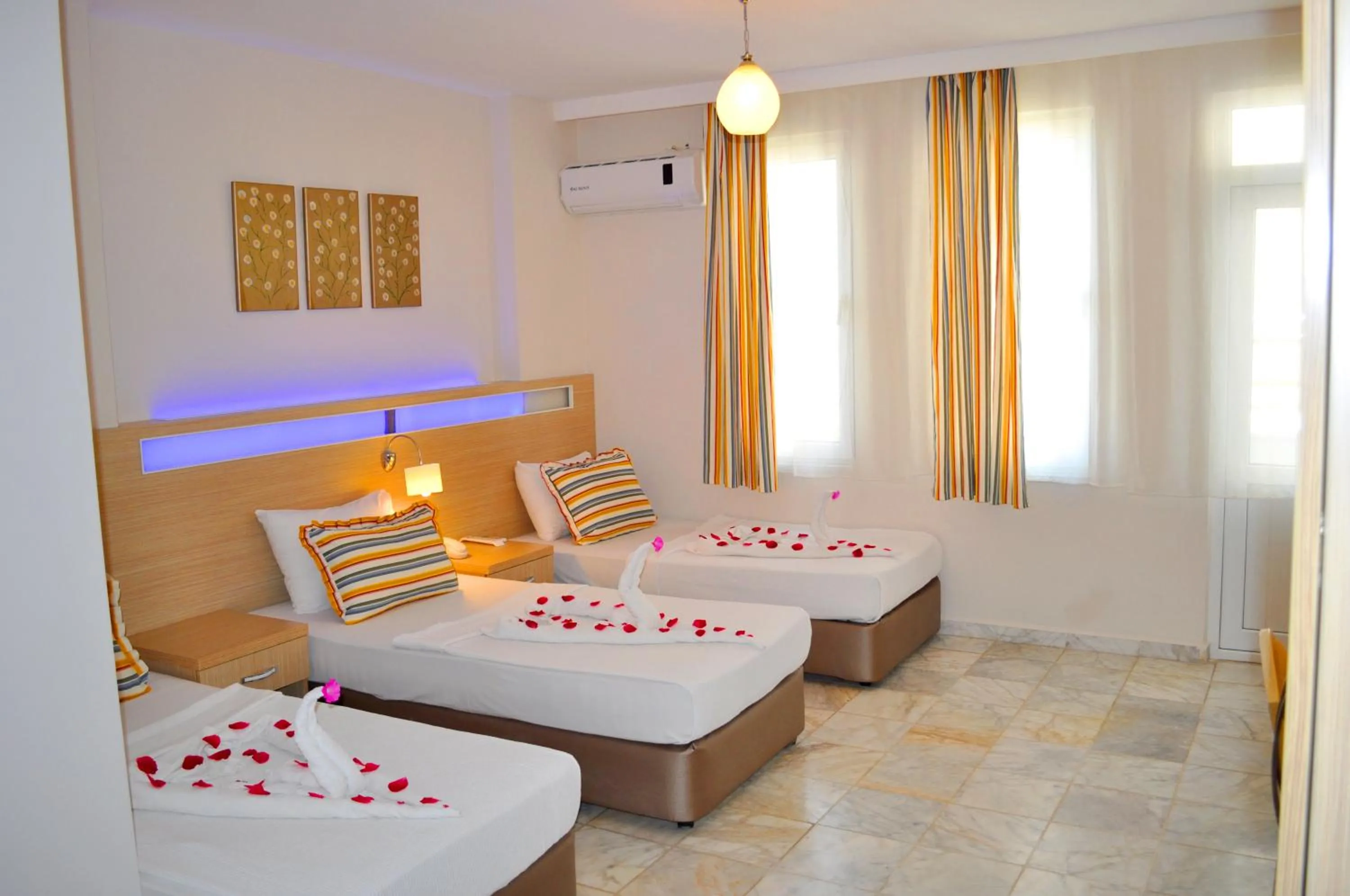 Bathroom, Bed in Bora Bora Butik Hotel