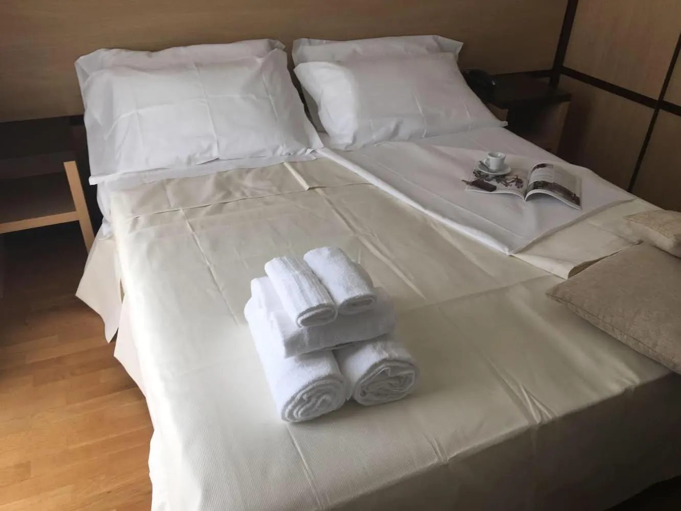 Bed in Hotel Royal