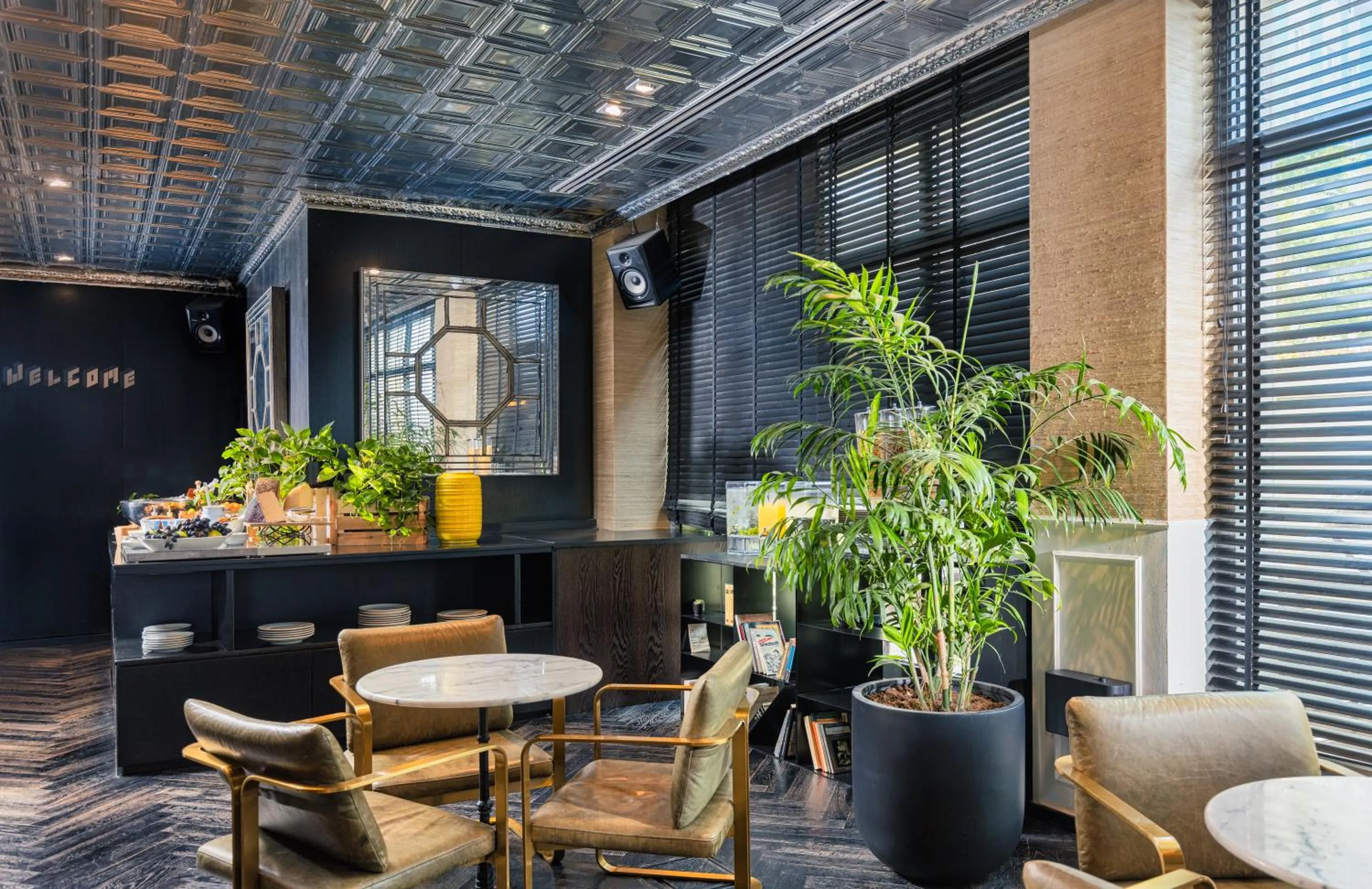 Lobby or reception in Seaside Hotel by Zvieli Hotels