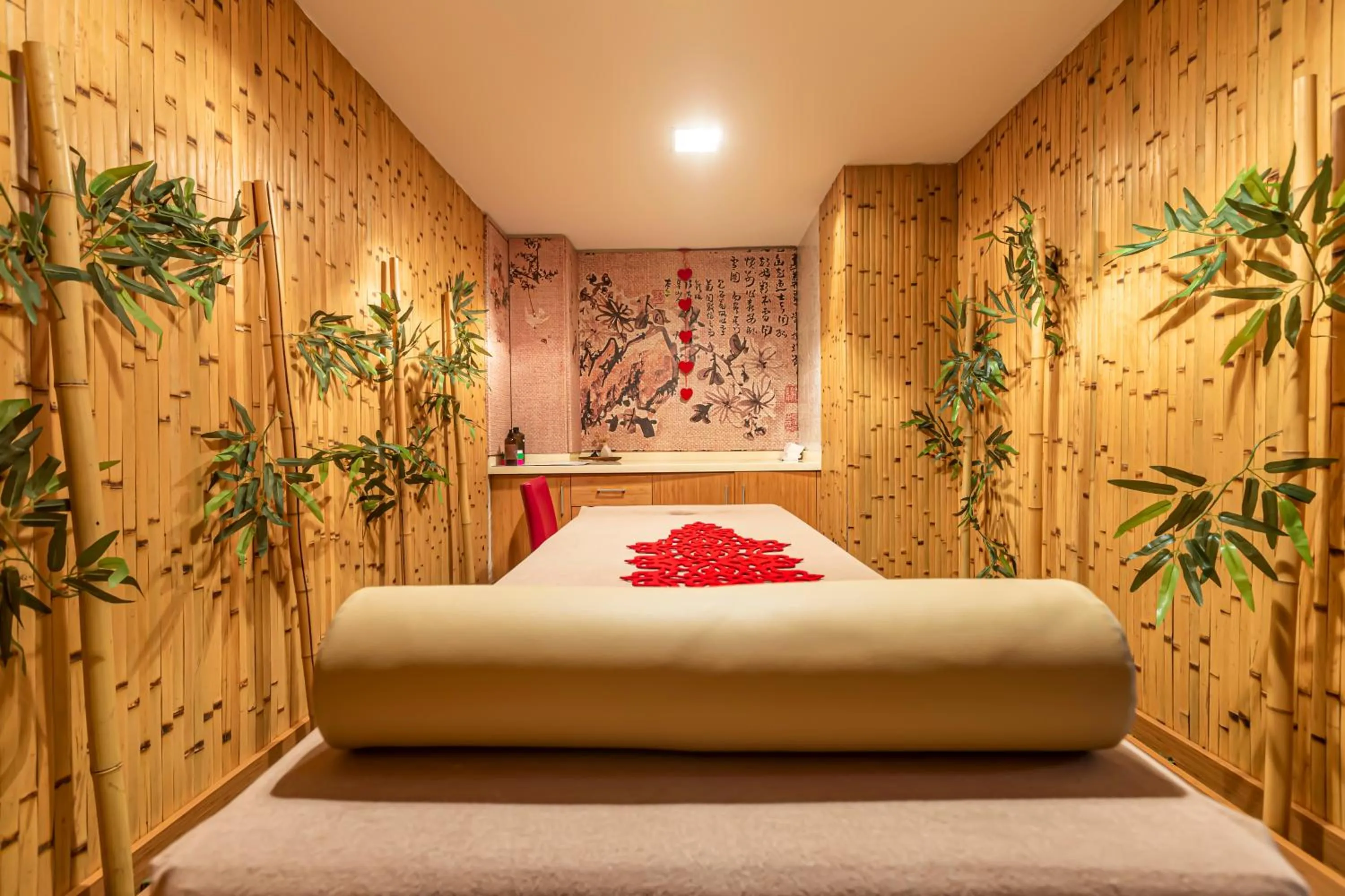 Sauna, Bed in Eurostar Old City Hotel & Spa