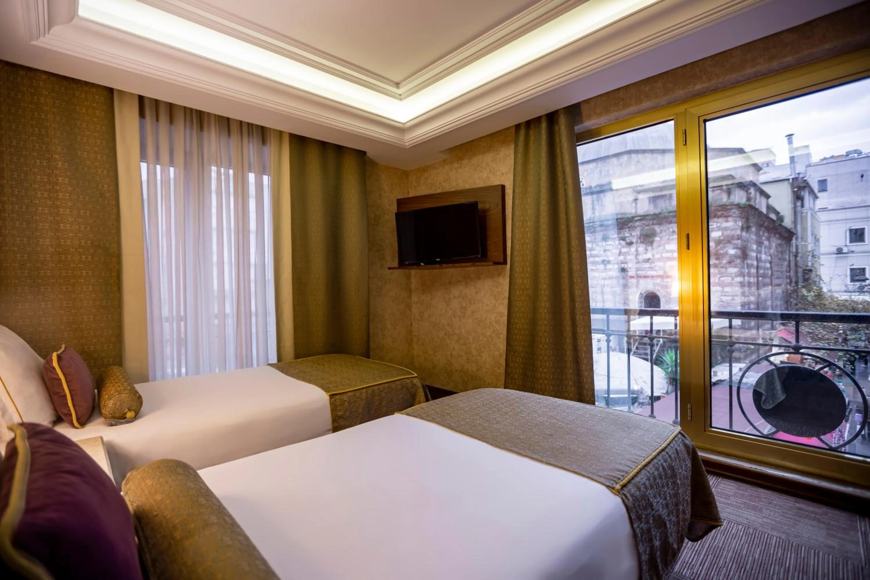 Bed in Eurostar Old City Hotel & Spa