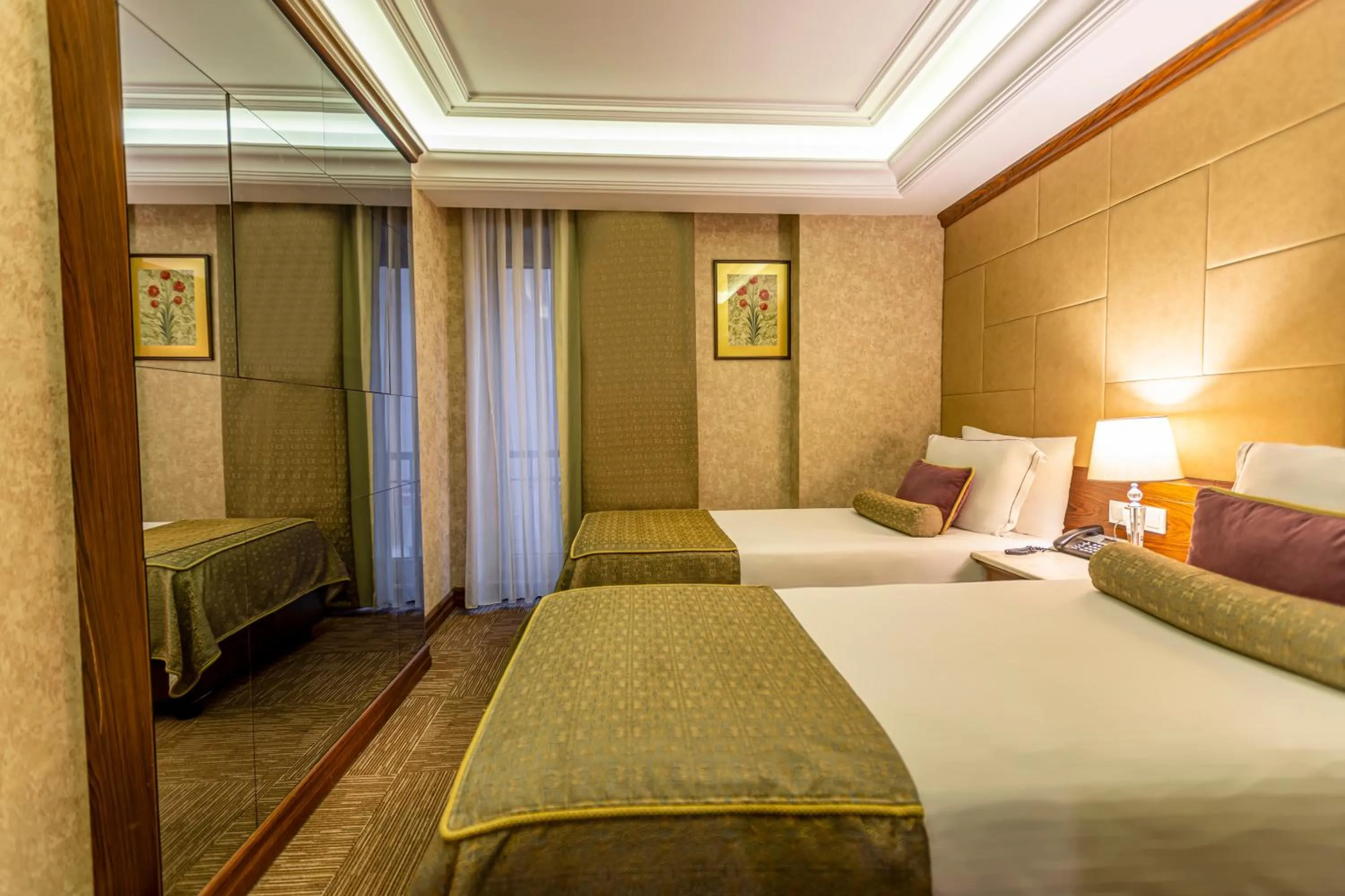 Bed in Eurostar Old City Hotel & Spa