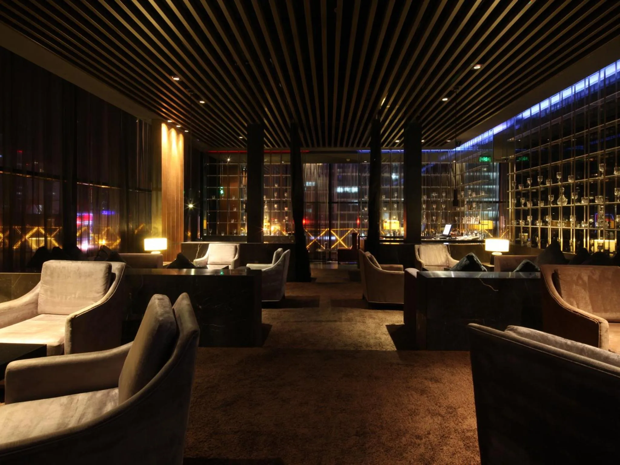 Lounge or bar in Howard Johnson Parkland Hotel Dalian