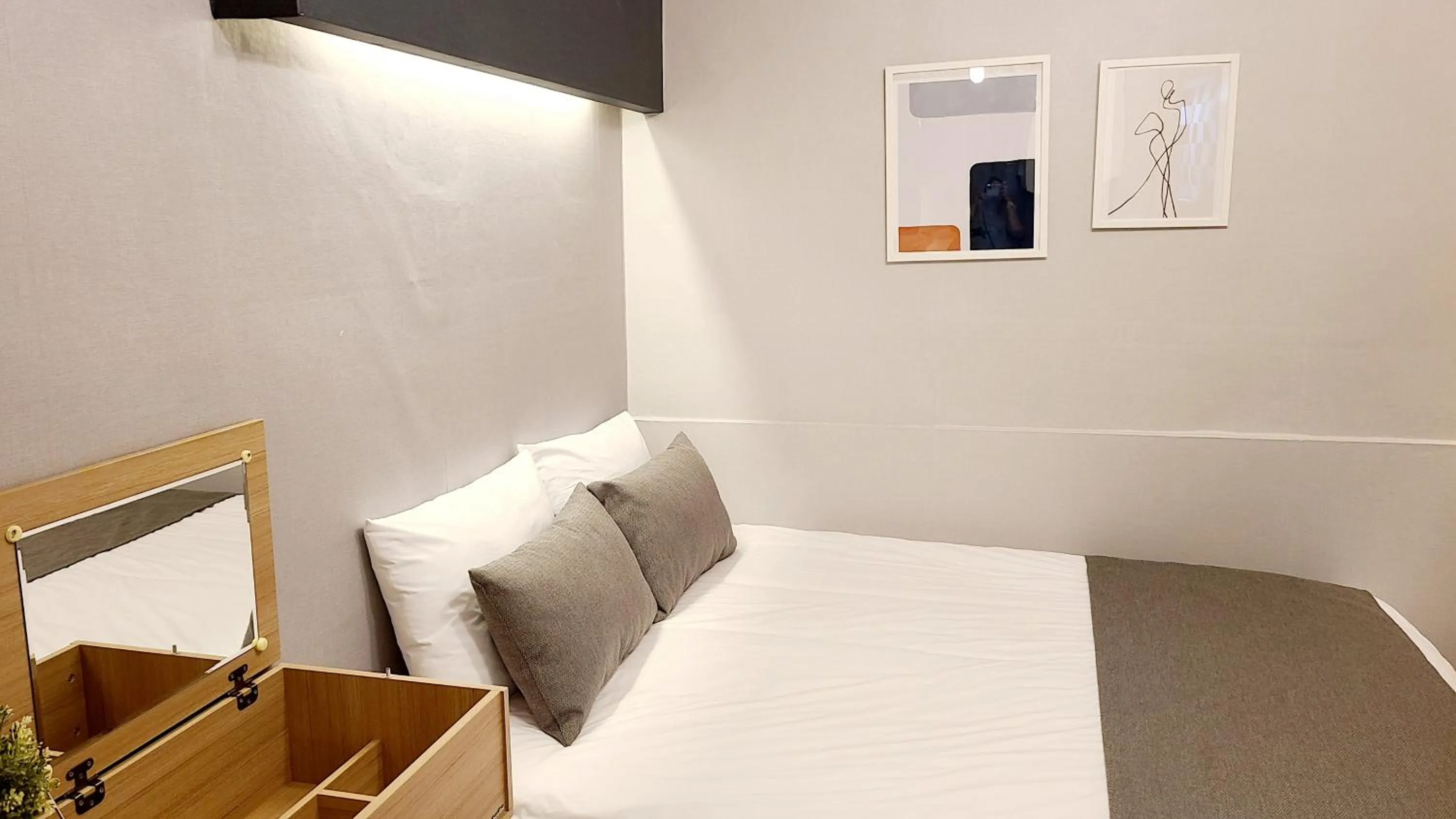 Bed in DW Design Residence