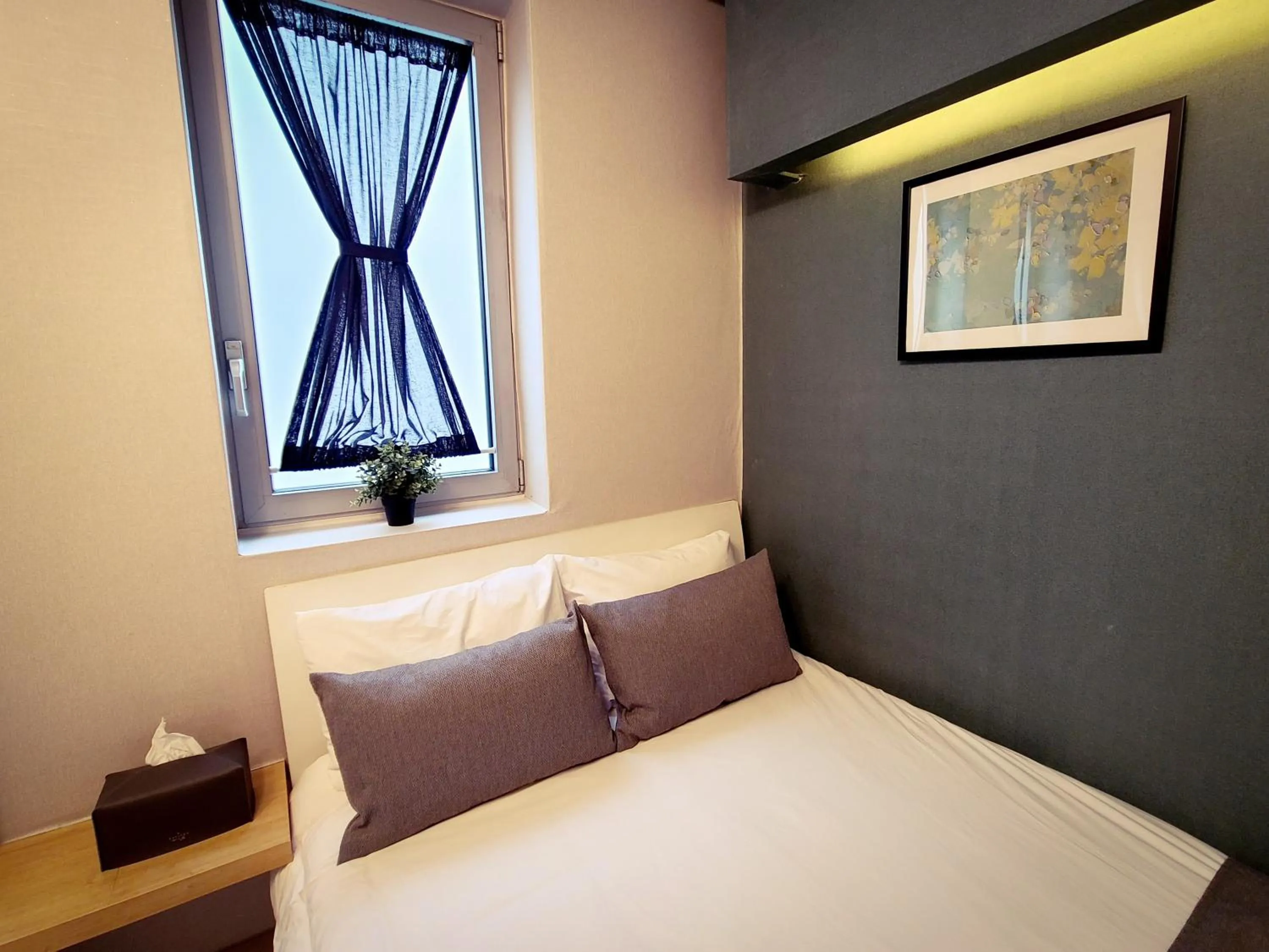 Bedroom, Bed in DW Design Residence