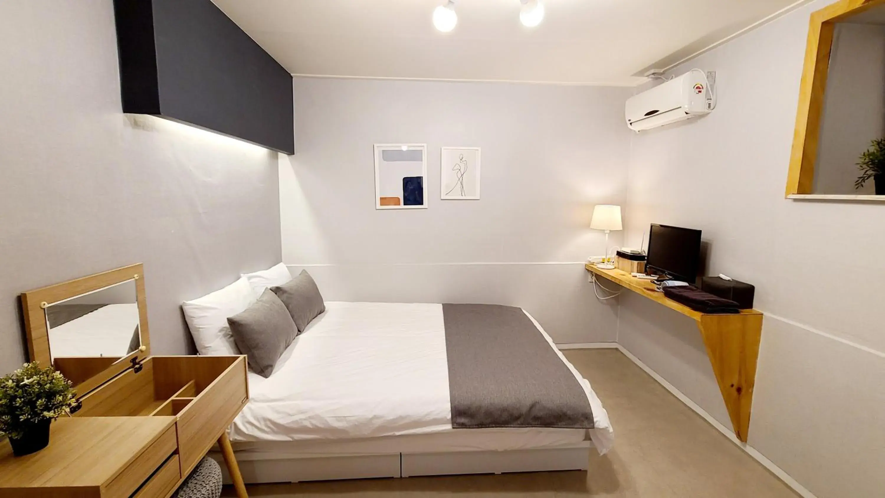 Photo of the whole room, Bed in DW Design Residence Photo of the whole room, Bed in DW Design Residence