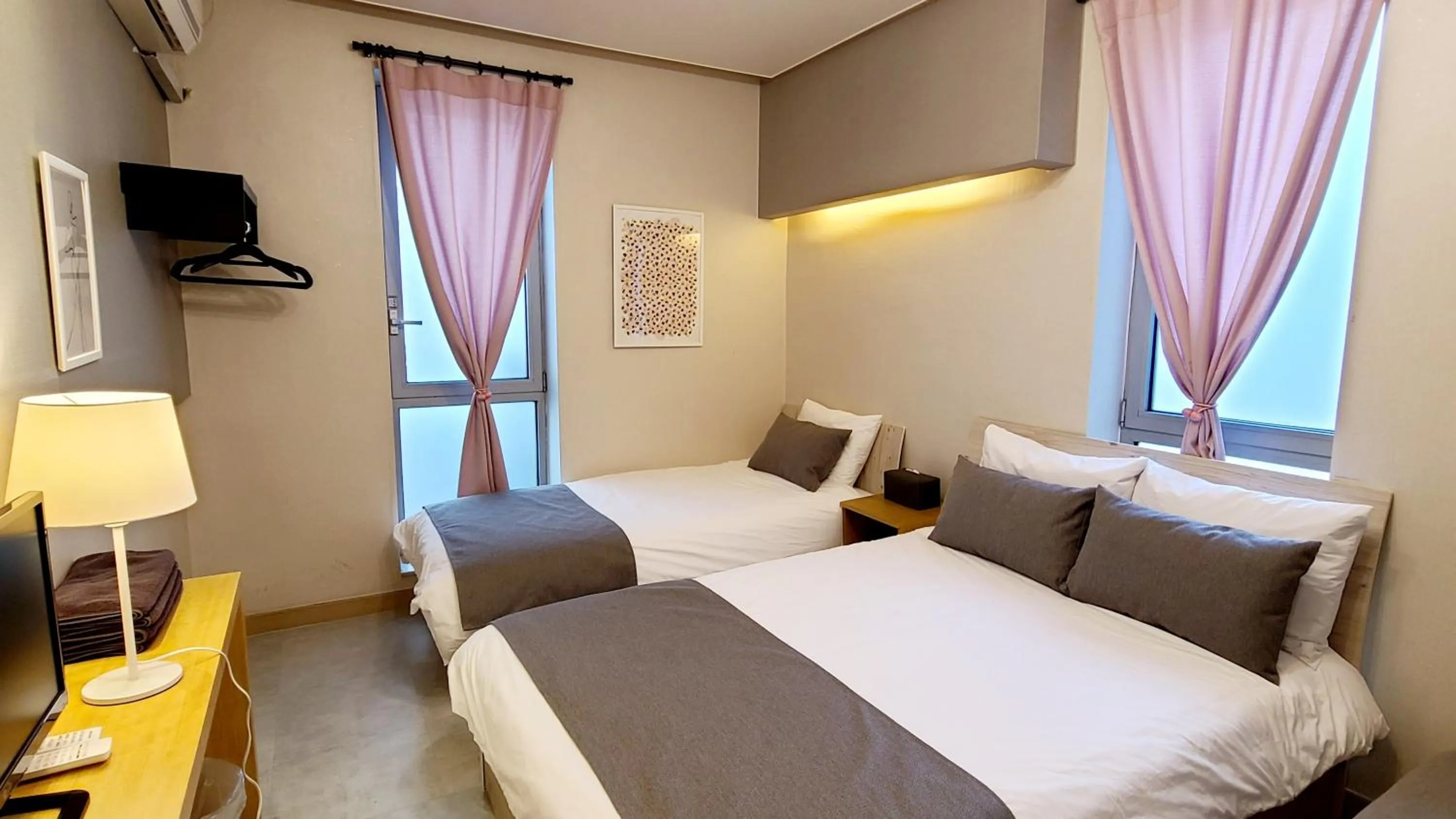 Bed in DW Design Residence