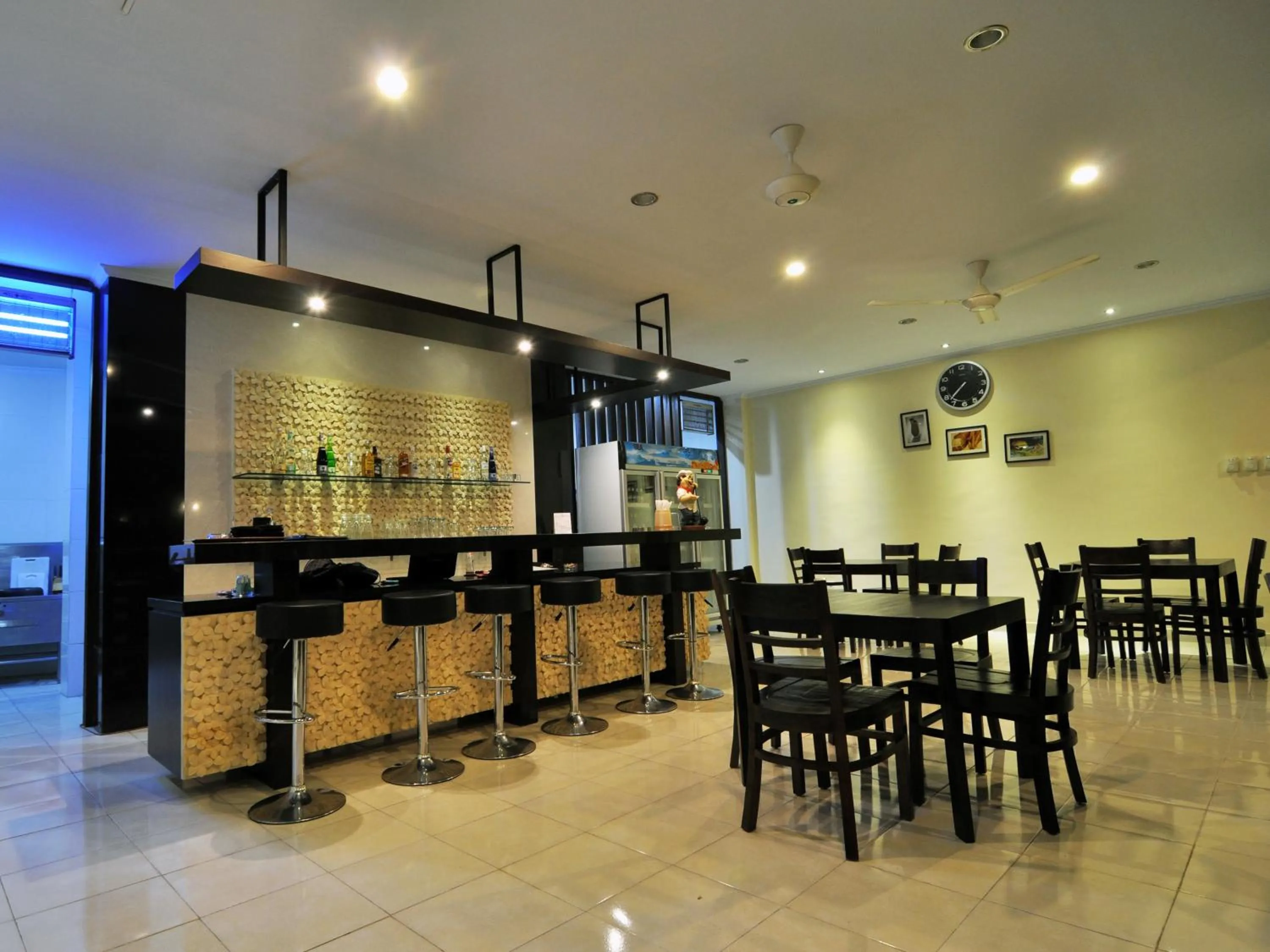 Restaurant/places to eat in Jesens Inn II