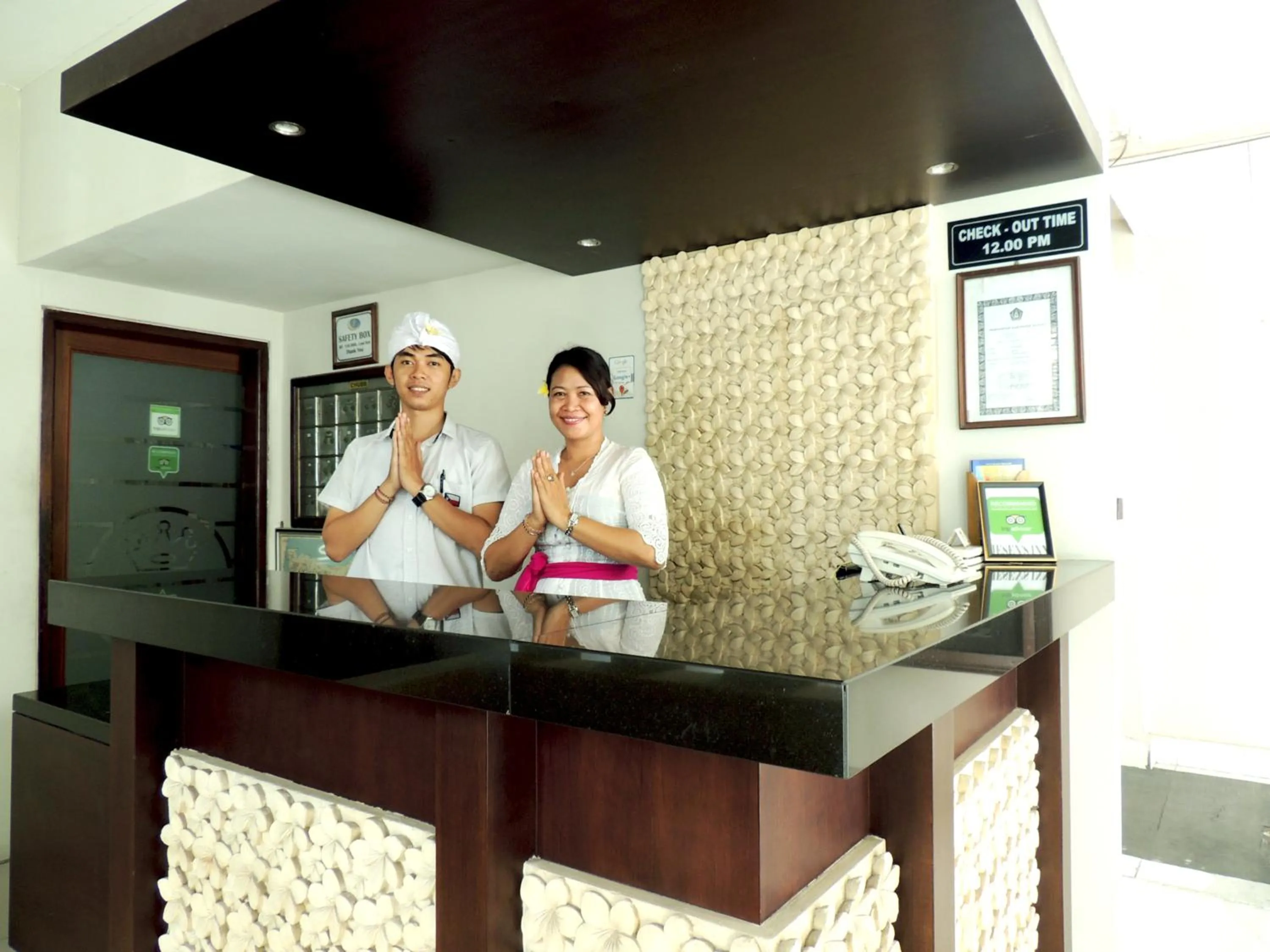 Staff in Jesens Inn II