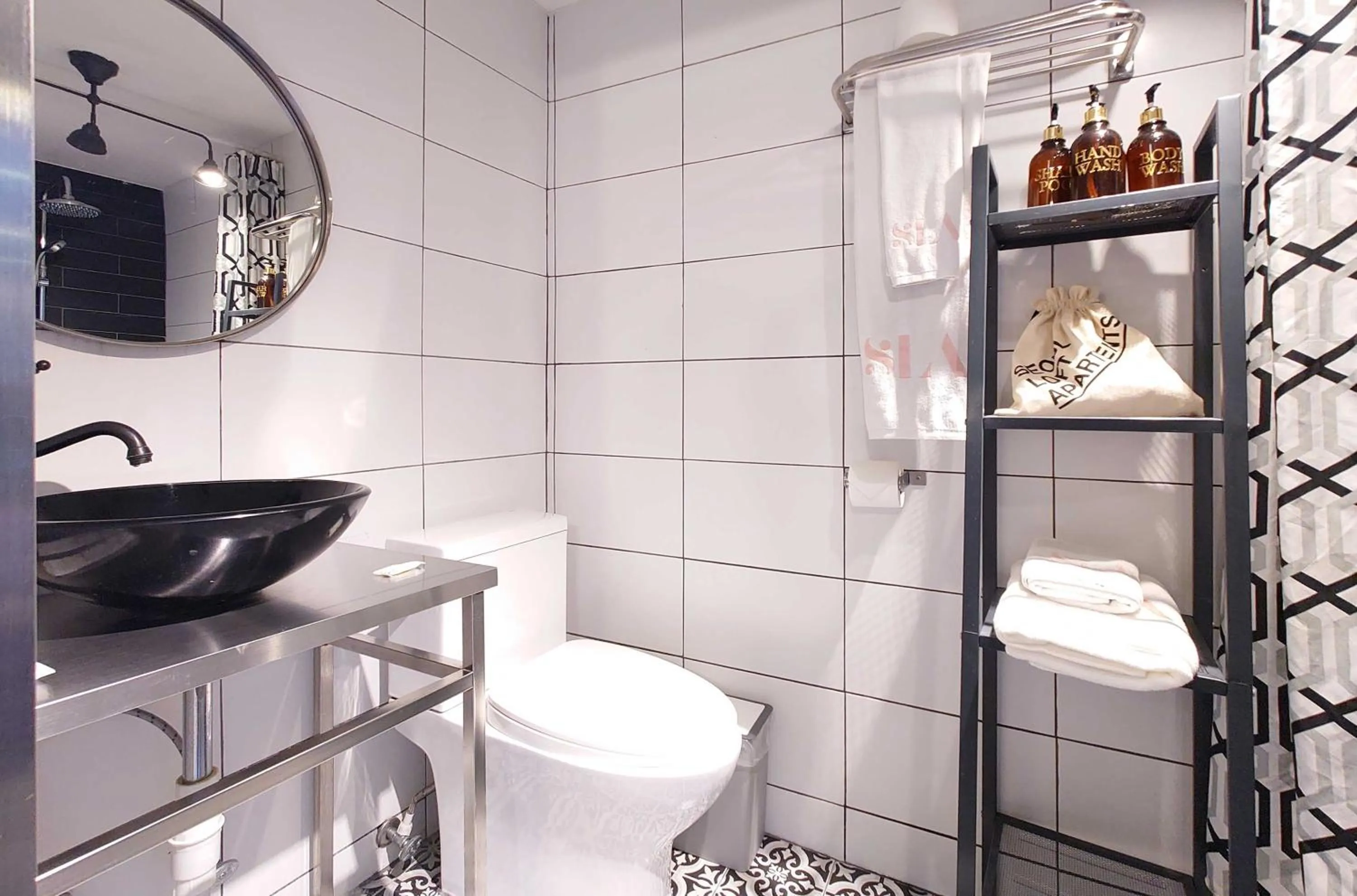 Bathroom in Seoul Loft Apartments - SLA 7 Night Minimum