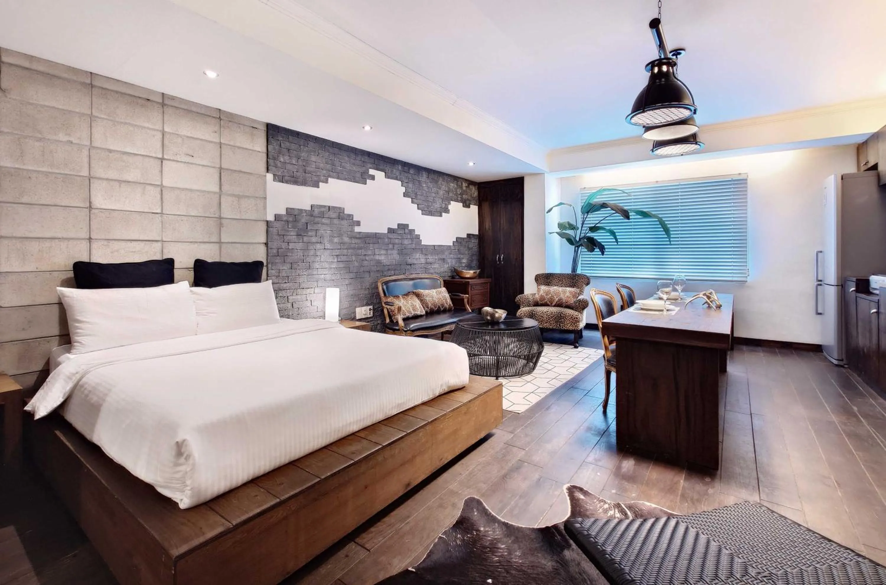 Bedroom, Bed in Seoul Loft Apartments - SLA 7 Night Minimum