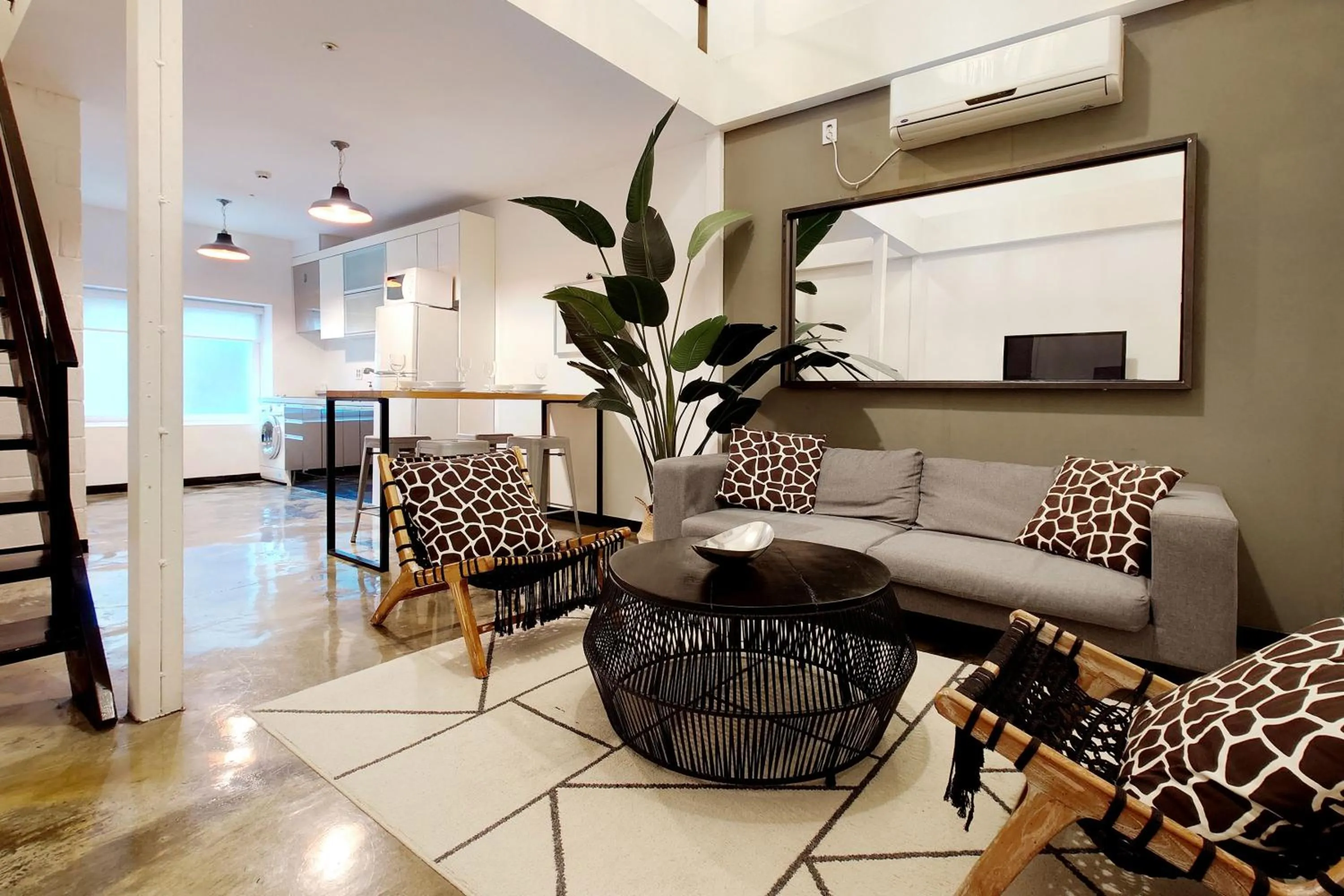 Living room in Seoul Loft Apartments - SLA 7 Night Minimum
