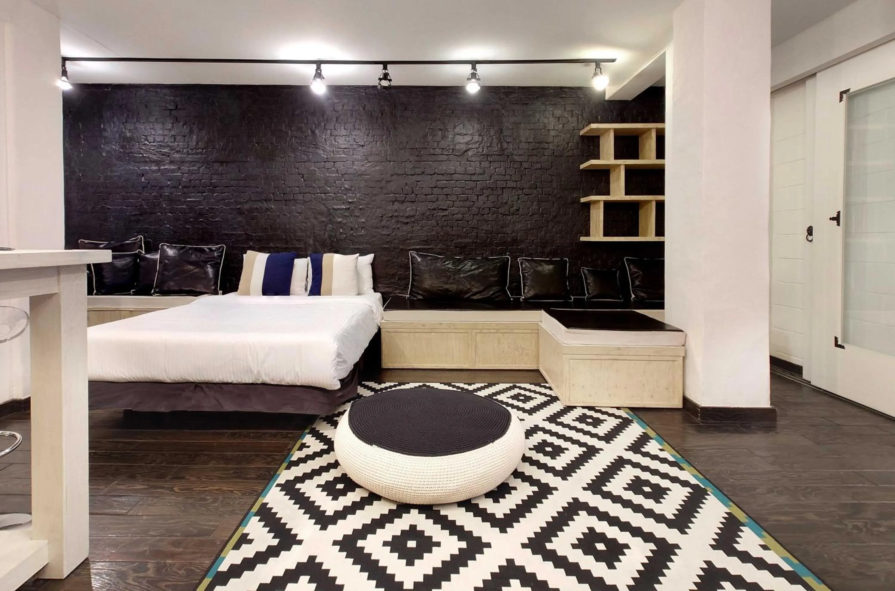 Living room, Bed in Seoul Loft Apartments - SLA 7 Night Minimum