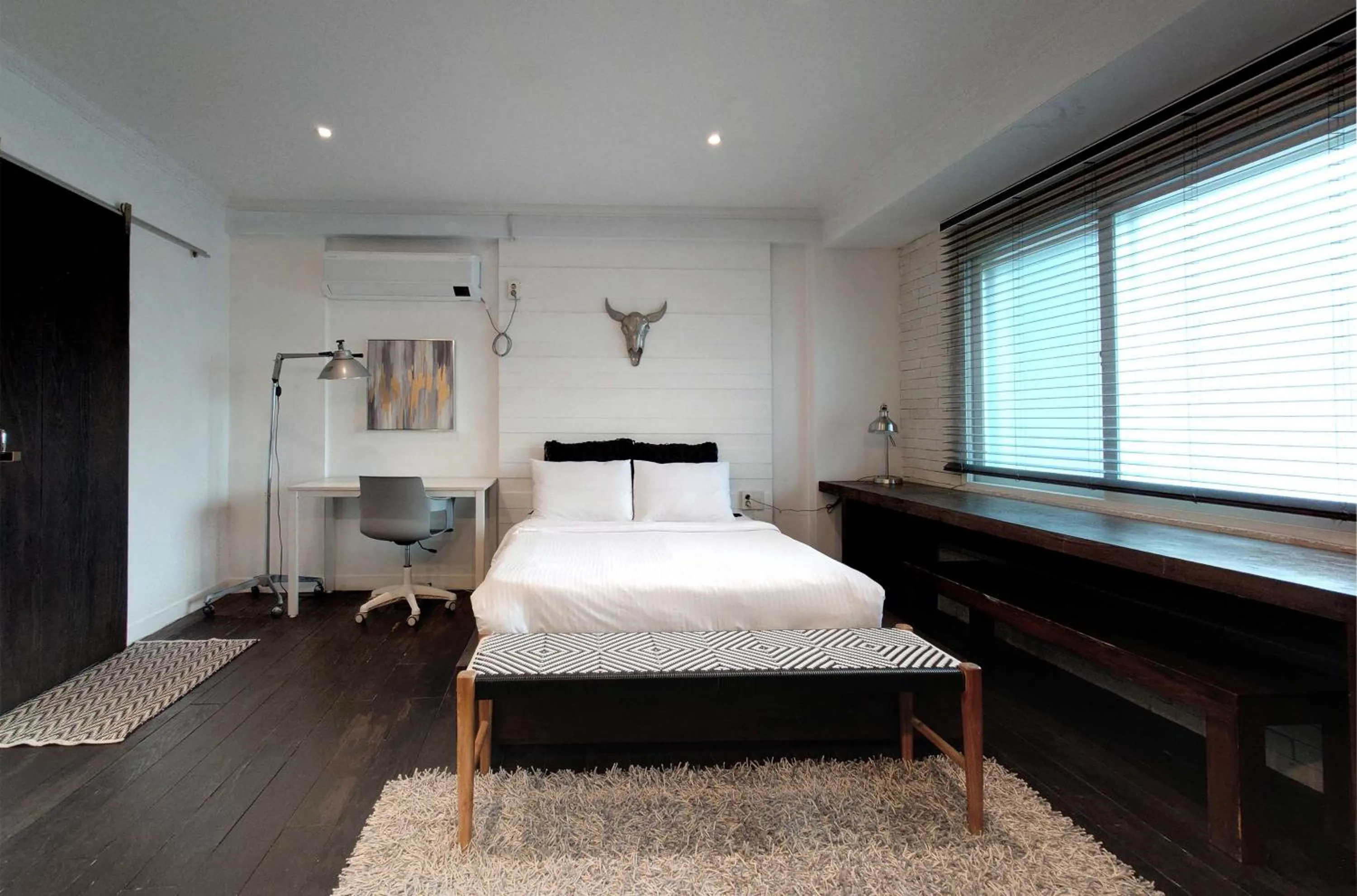 Bedroom, Bed in Seoul Loft Apartments - SLA 7 Night Minimum