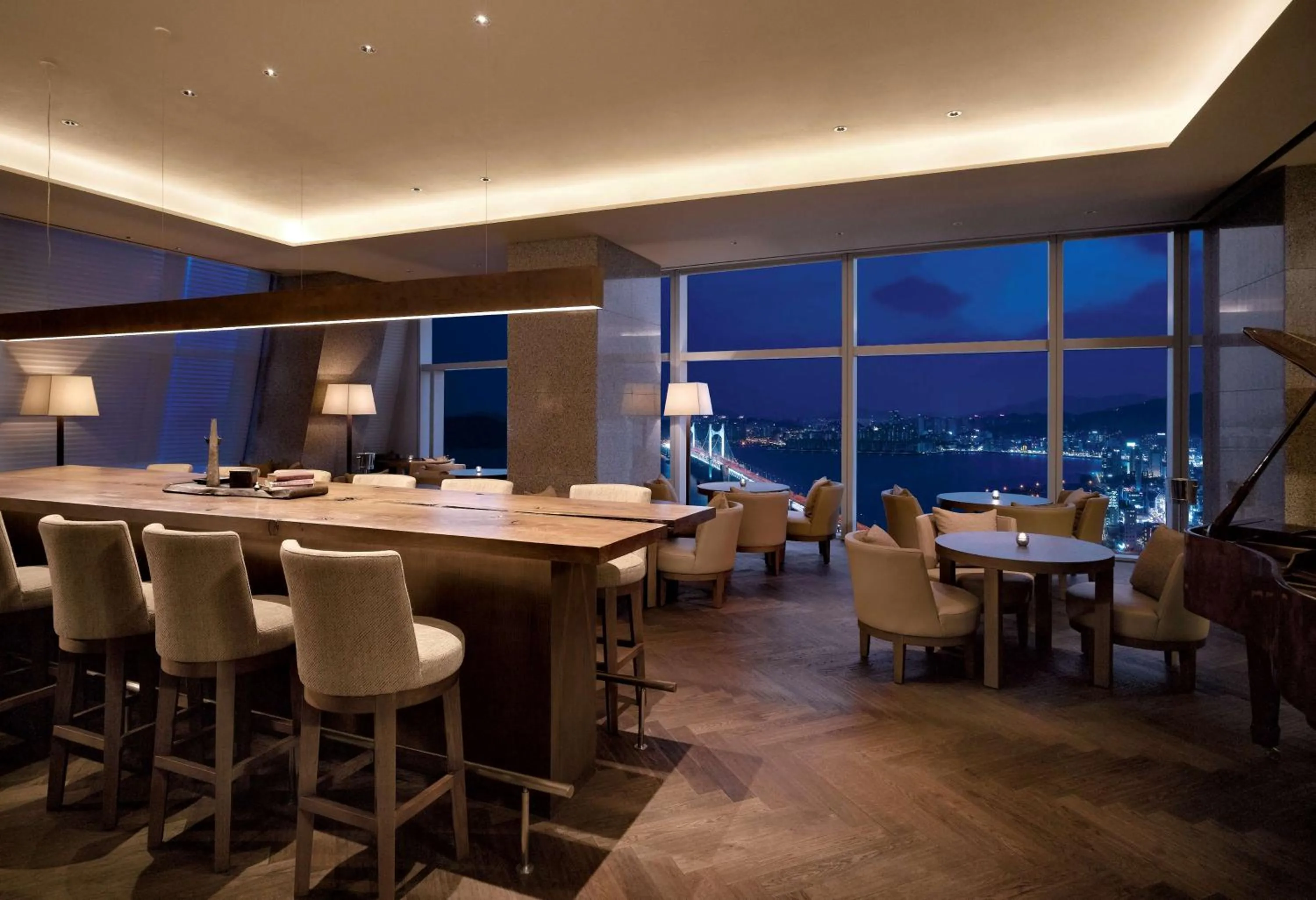 Lounge or bar in Park Hyatt Busan