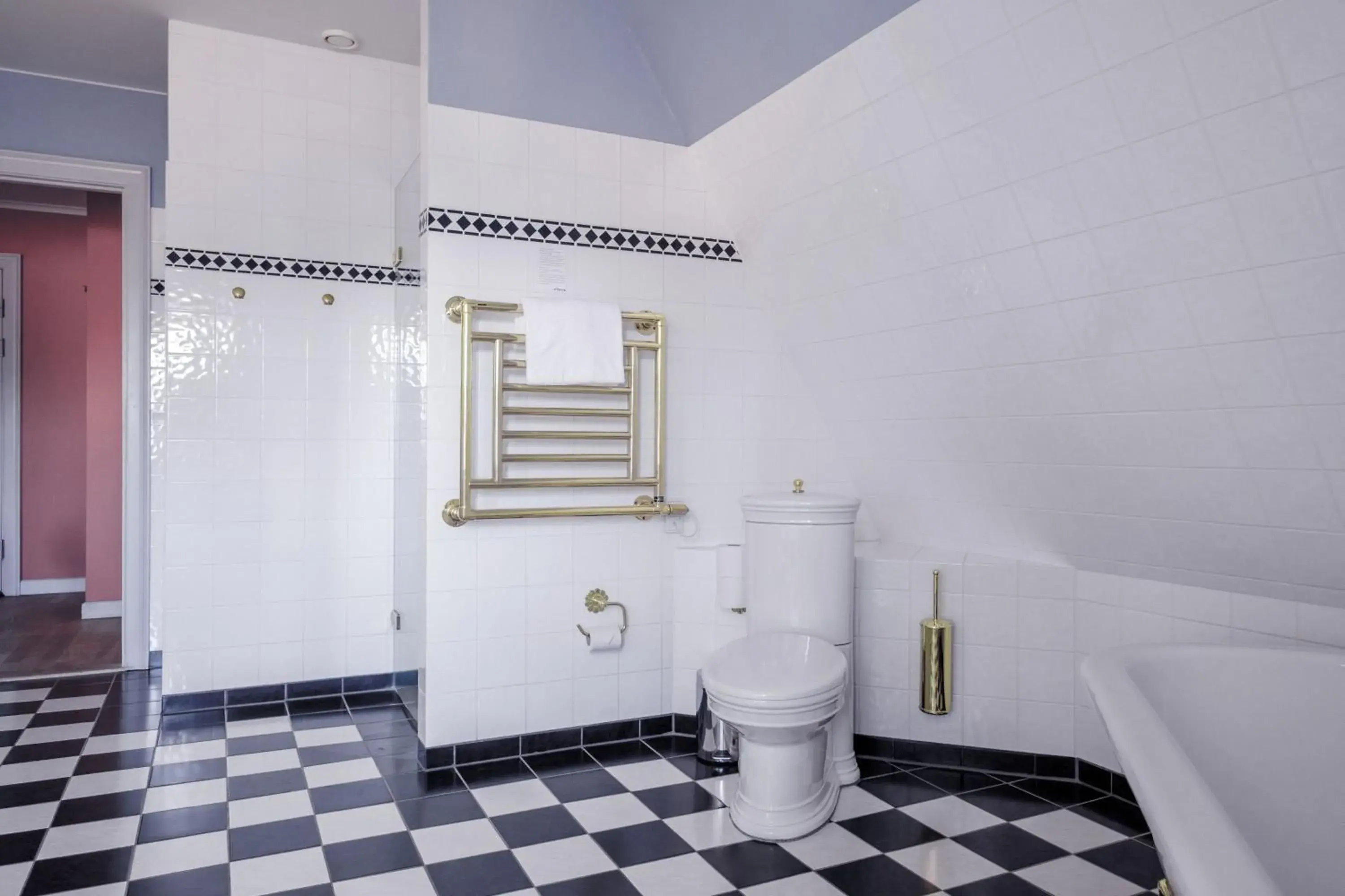 Bathroom in Four Points Flex by Sheraton Roskilde Bathroom in Four Points Flex by Sheraton Roskilde