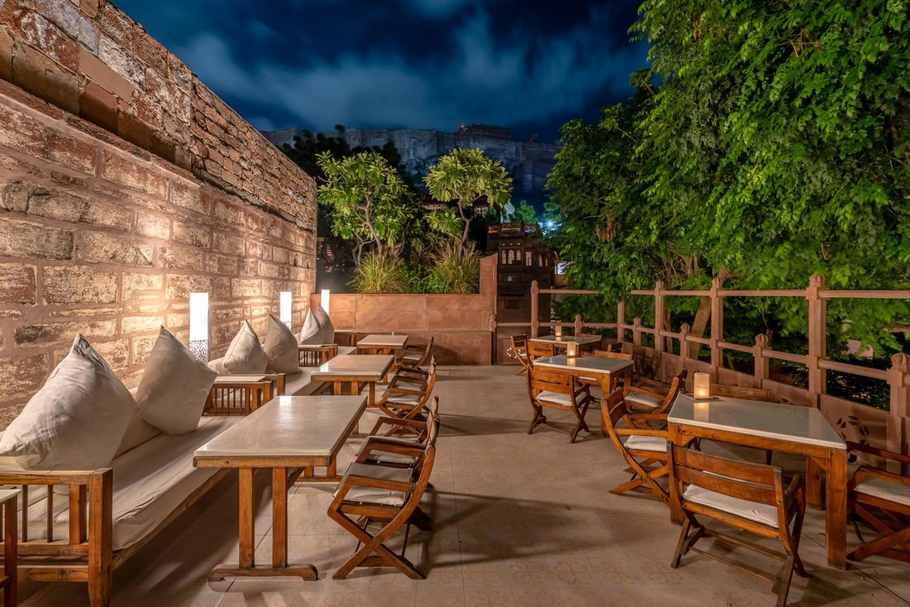 Restaurant/places to eat in RAAS Jodhpur