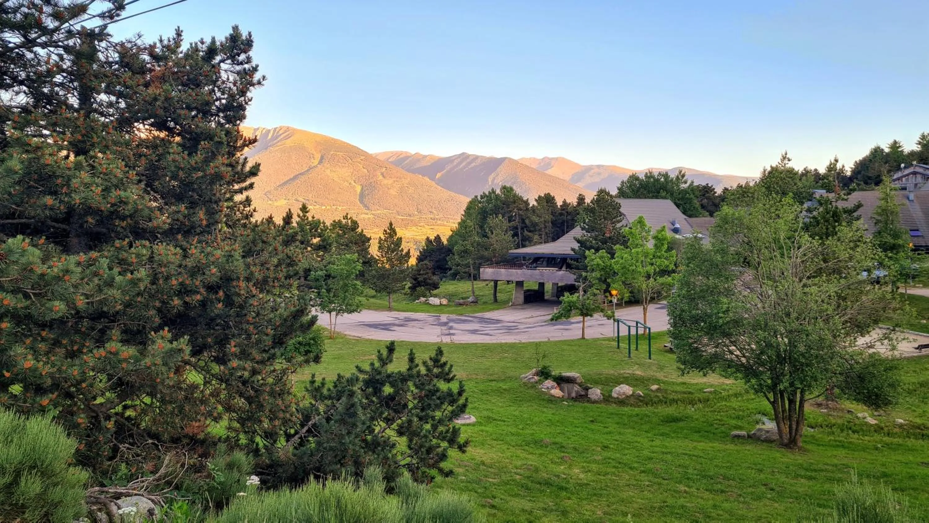 Property building in Le Chalet du Ticou