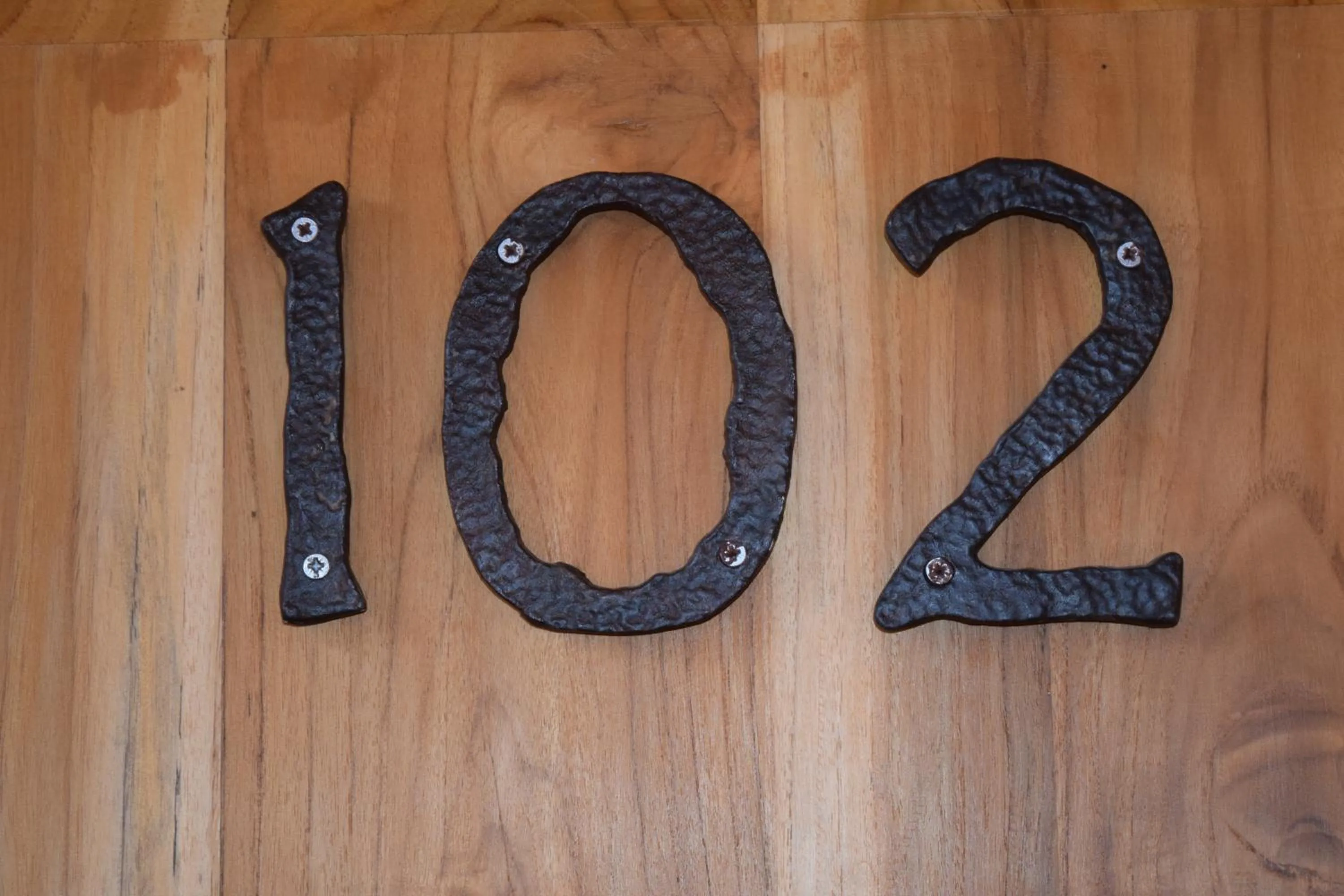 Decorative detail in 1st Gate Home- Fusion