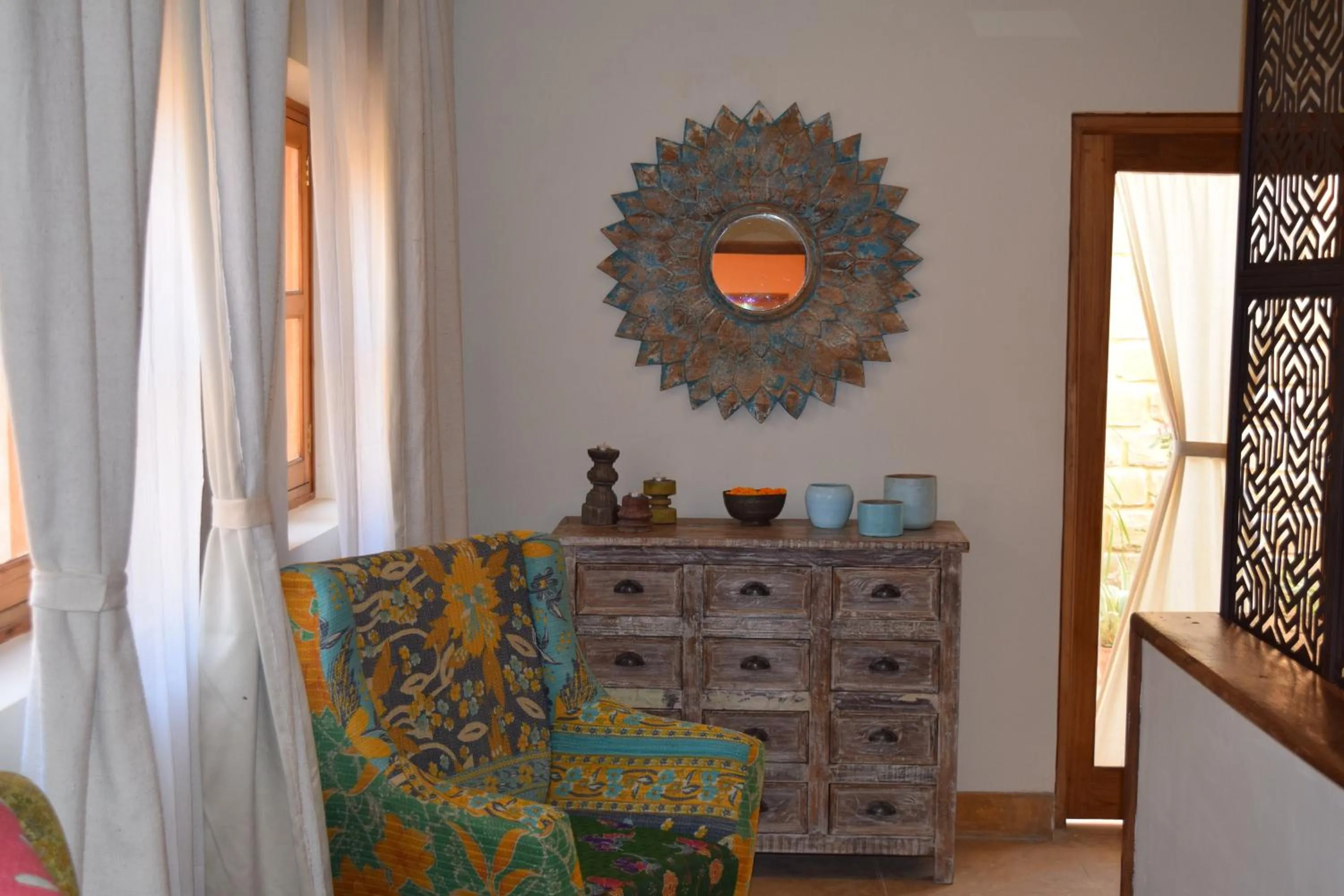 Photo of the whole room in 1st Gate Home- Fusion