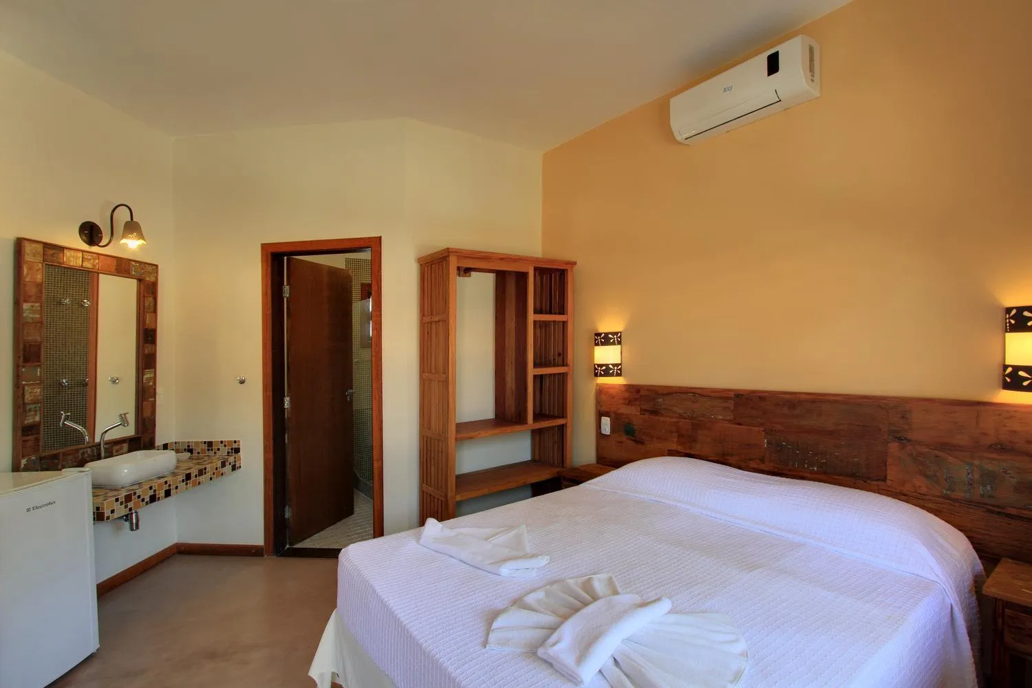 Bed in Pousada Tupinamba