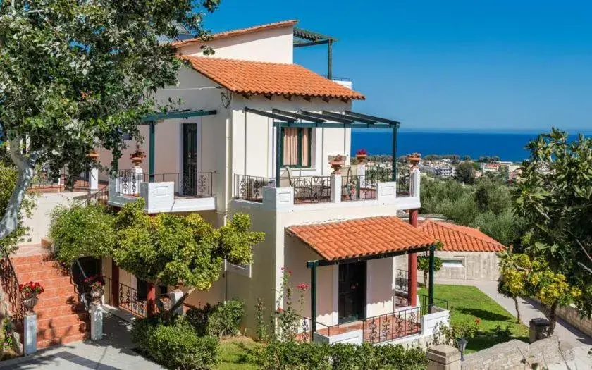 Property building in Antilia Apartments Property building in Antilia Apartments