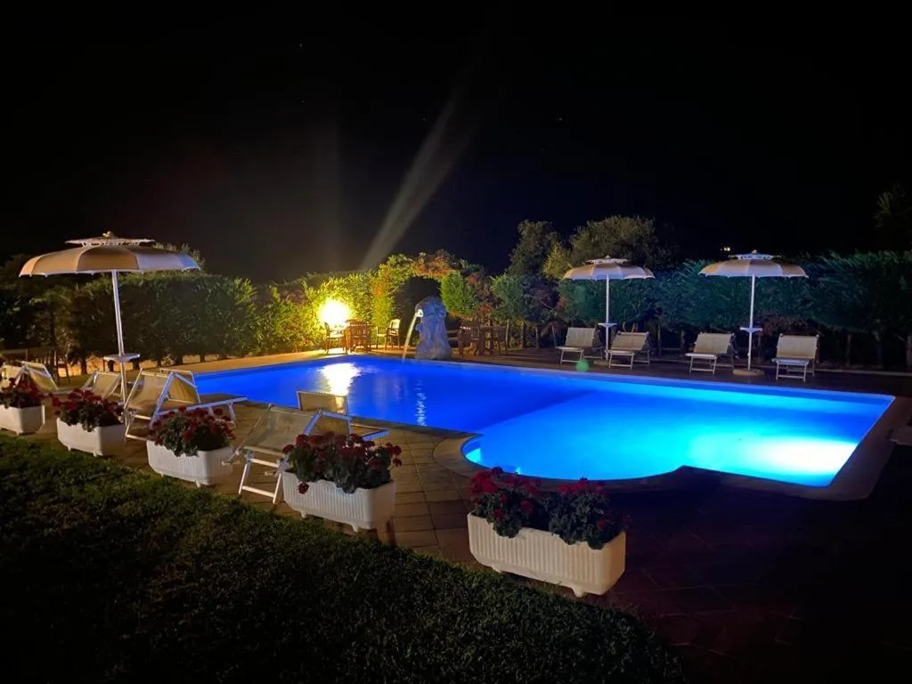 Night in Hotel Janas