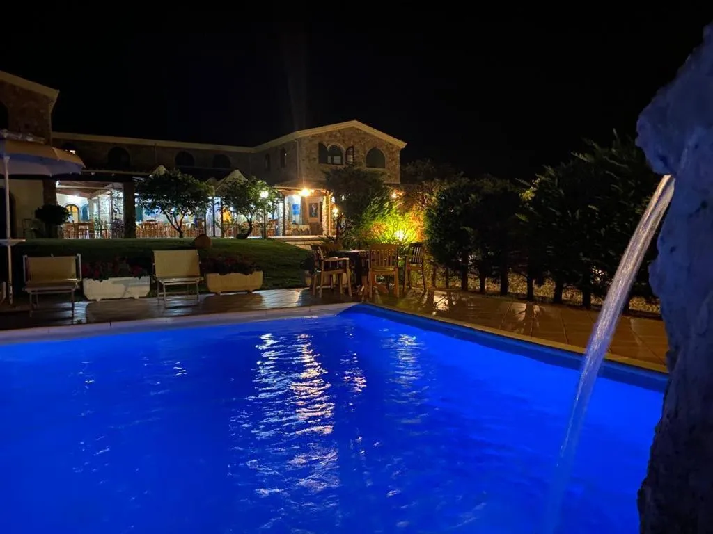 Night in Hotel Janas