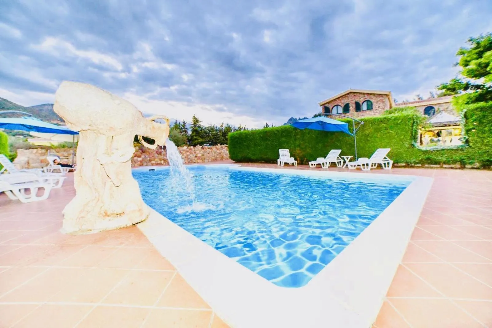 Swimming pool in Hotel Janas