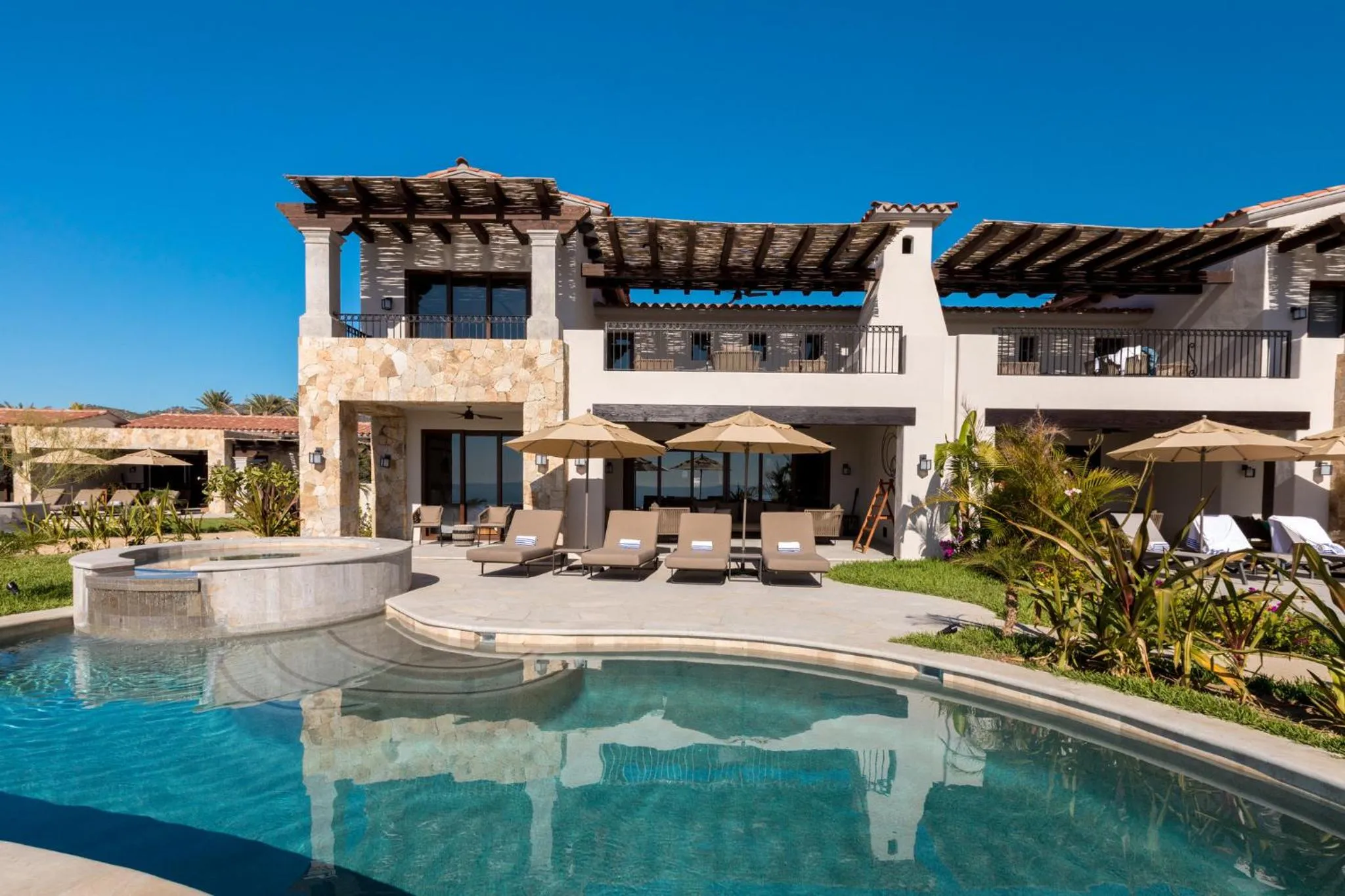 Swimming pool in Live Aqua Private Residences Los Cabos