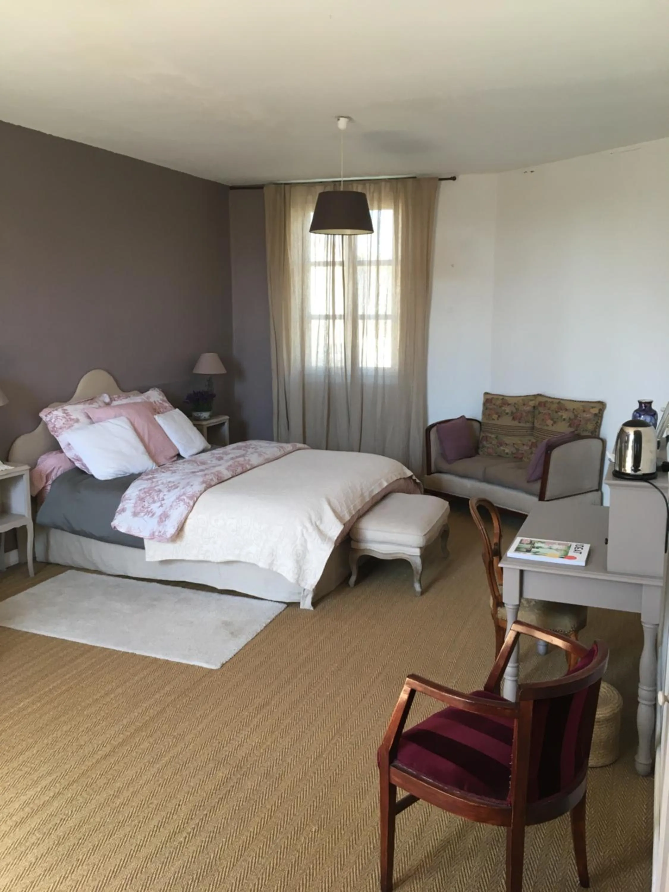 Photo of the whole room, Bed in La Maison Haute