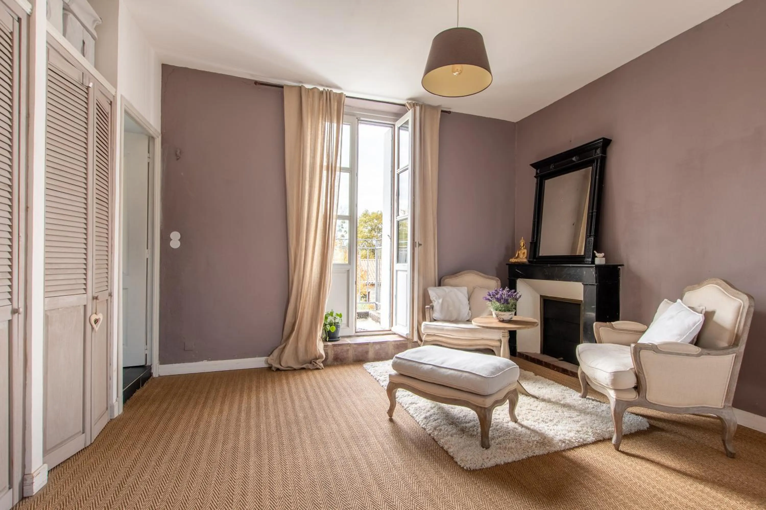 Photo of the whole room in La Maison Haute