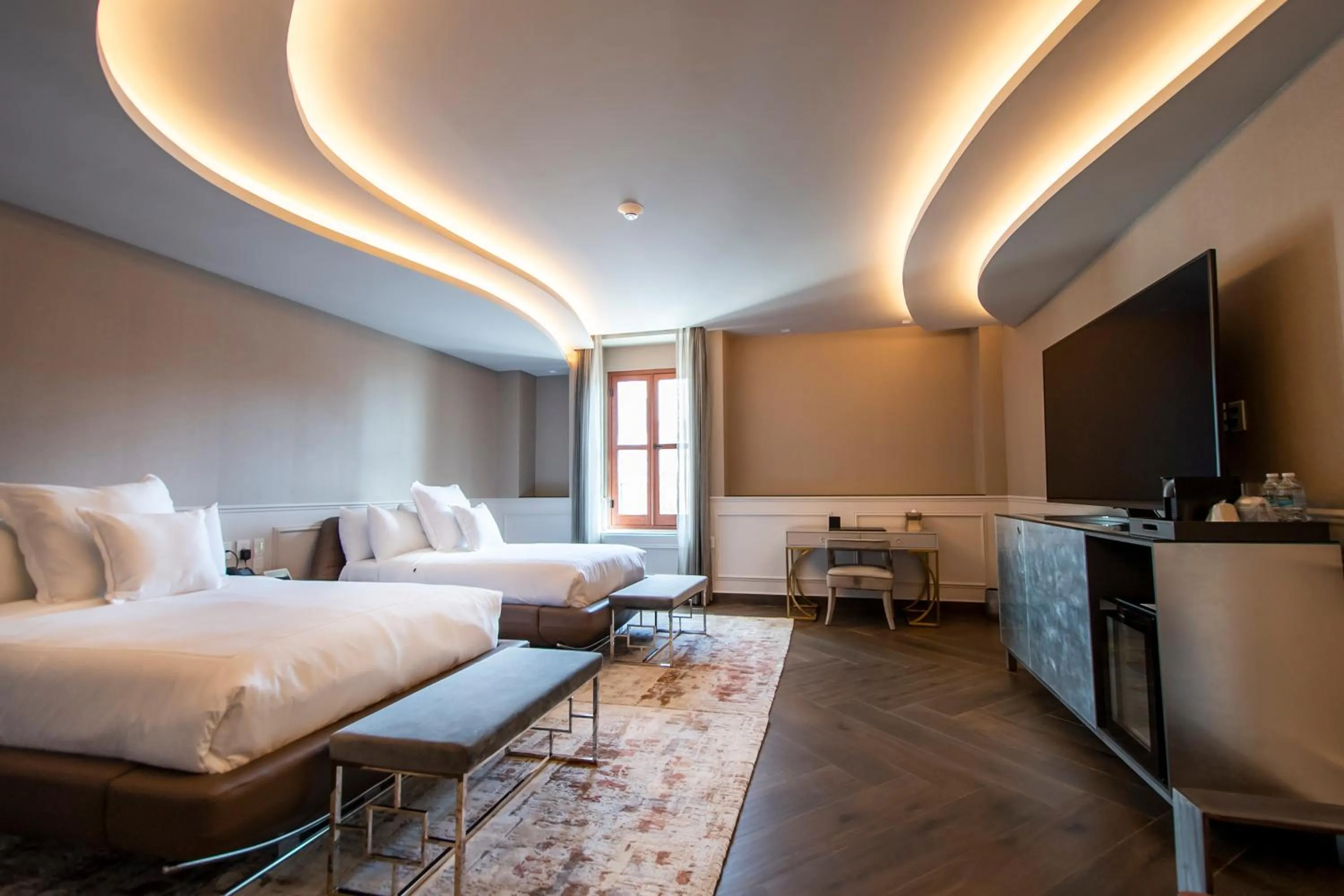 TV and multimedia, Bed in L Hotel Perla Boutique