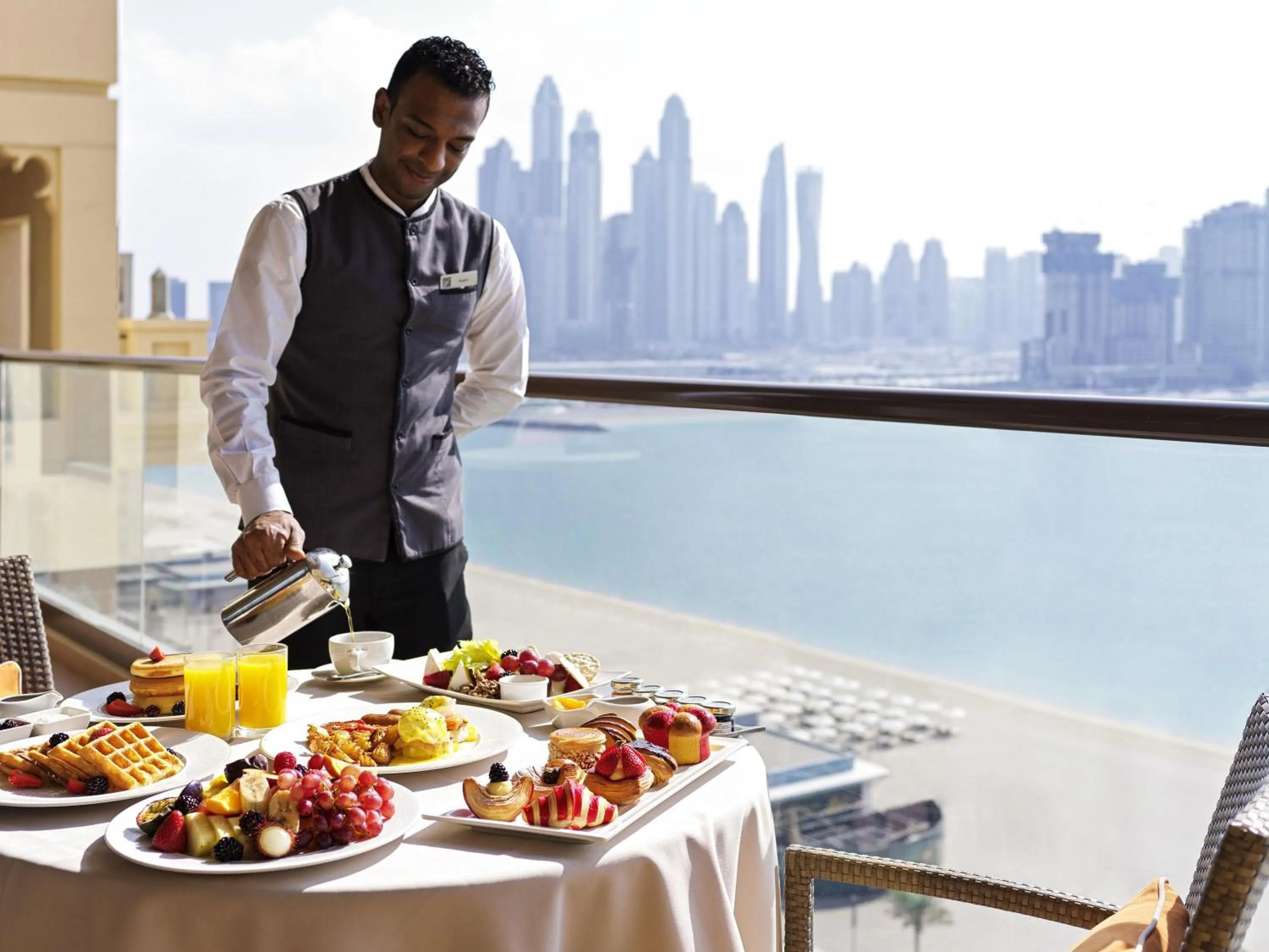 Bedroom in Fairmont The Palm