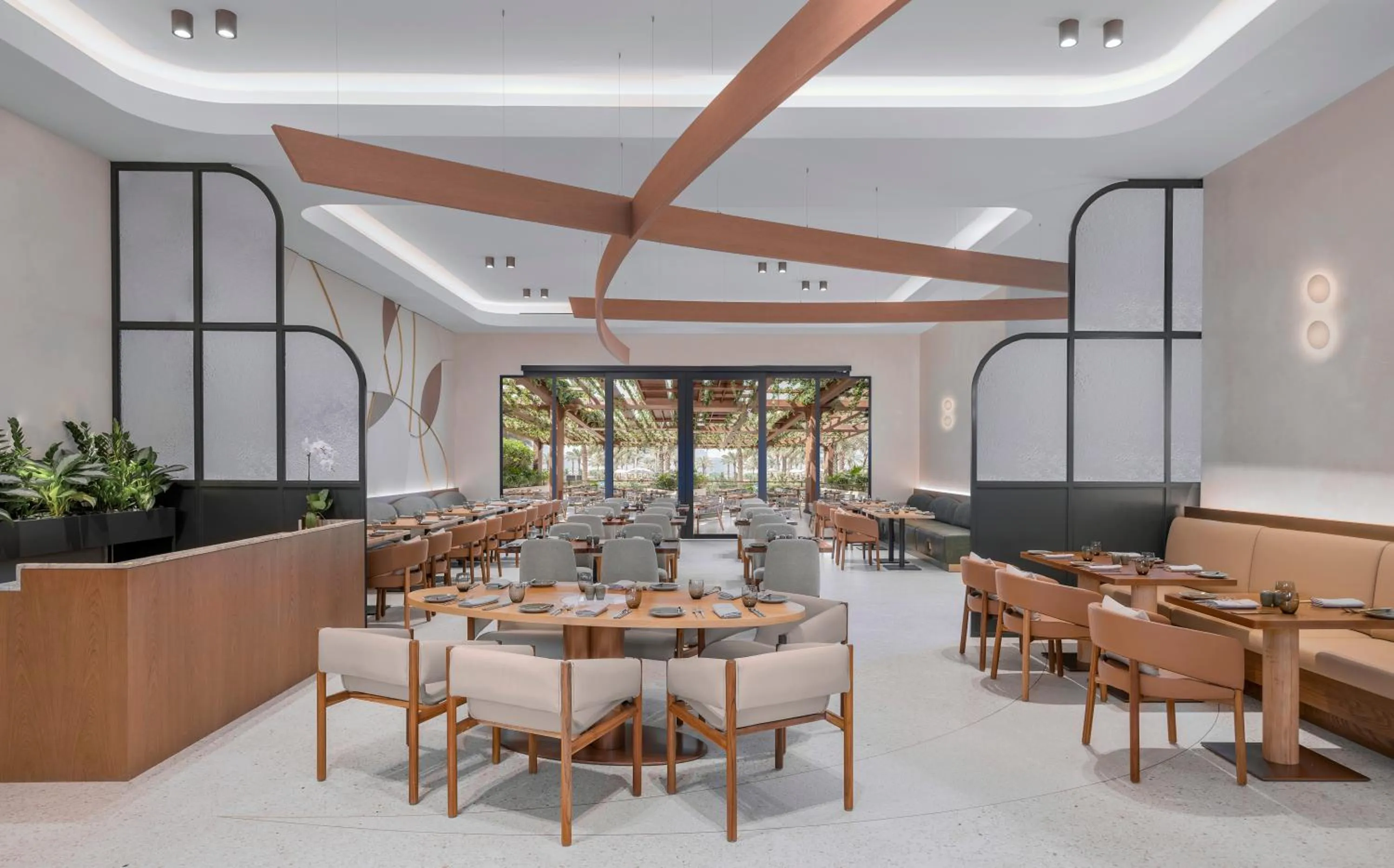 Restaurant/places to eat in Fairmont The Palm