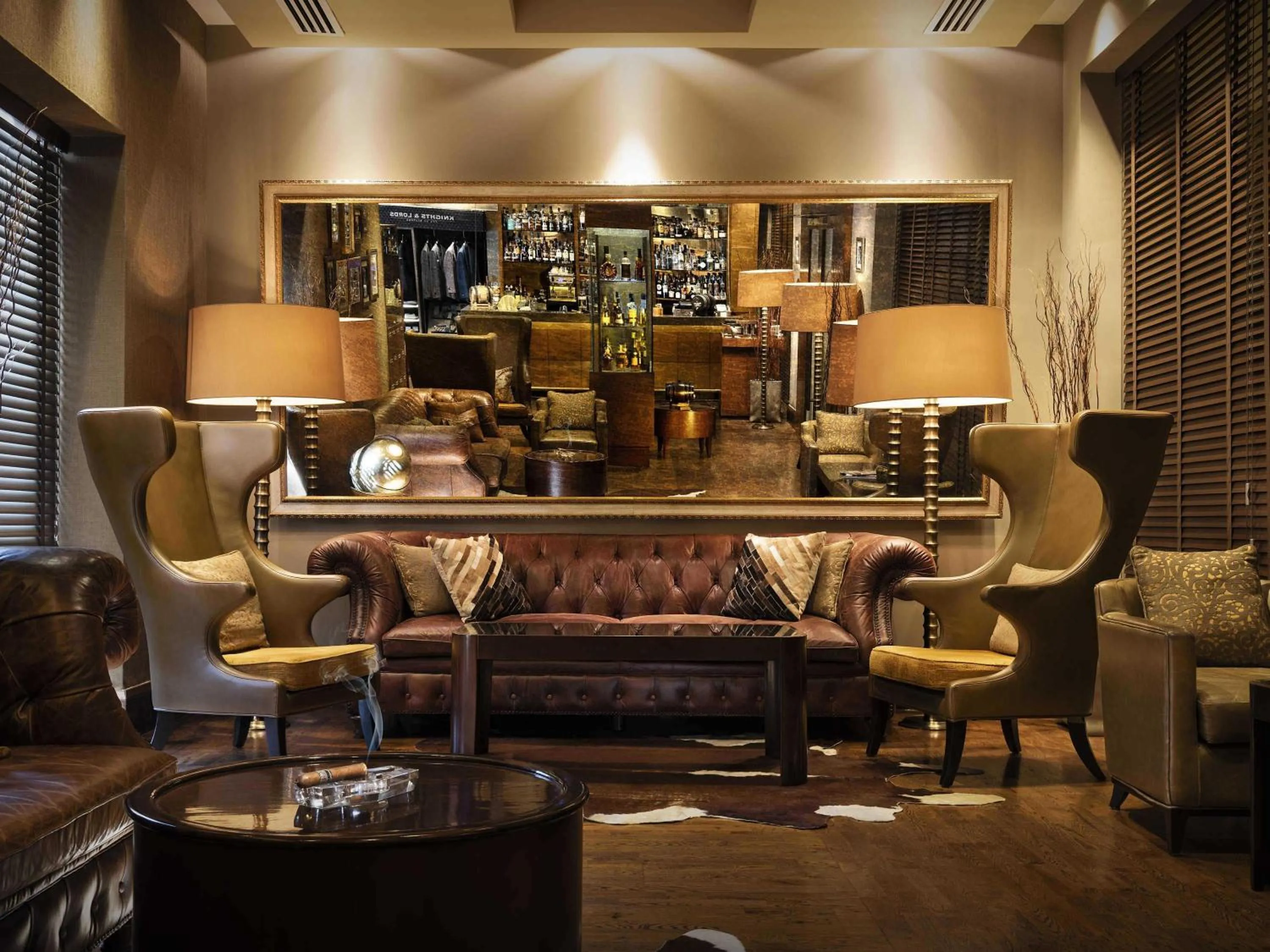 Lounge or bar in Fairmont The Palm