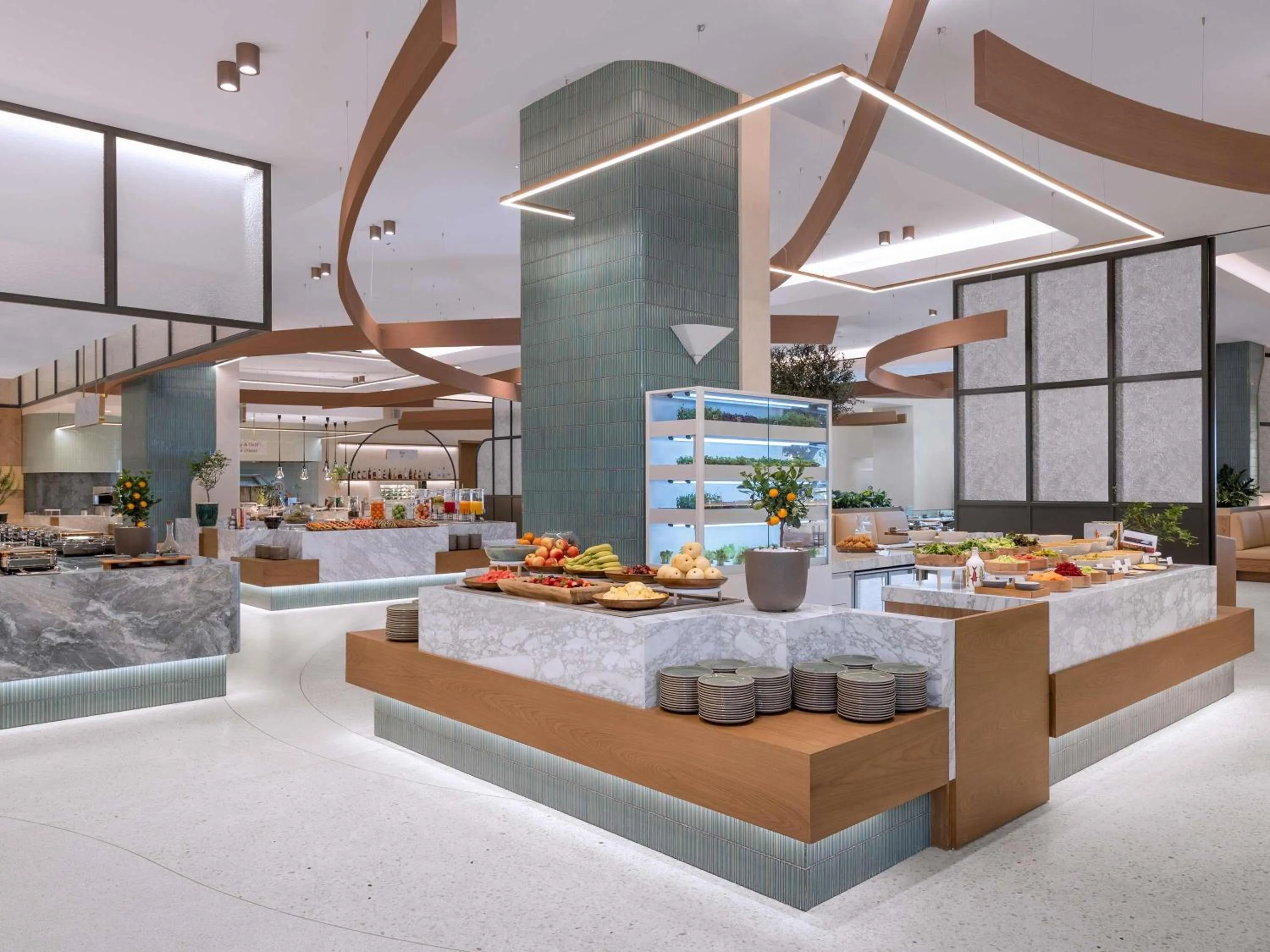 Restaurant/places to eat in Fairmont The Palm