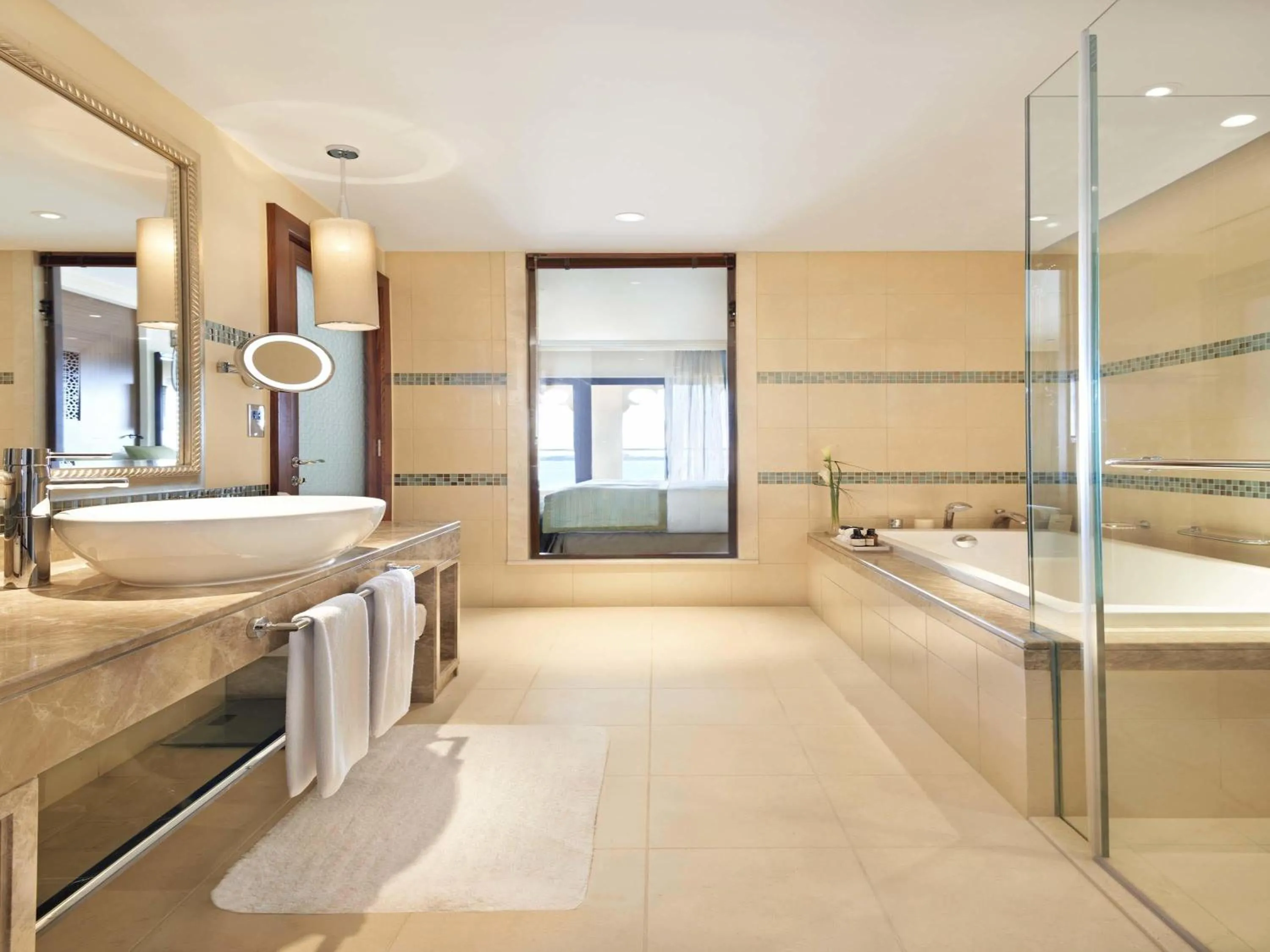 Bedroom, Bed in Fairmont The Palm