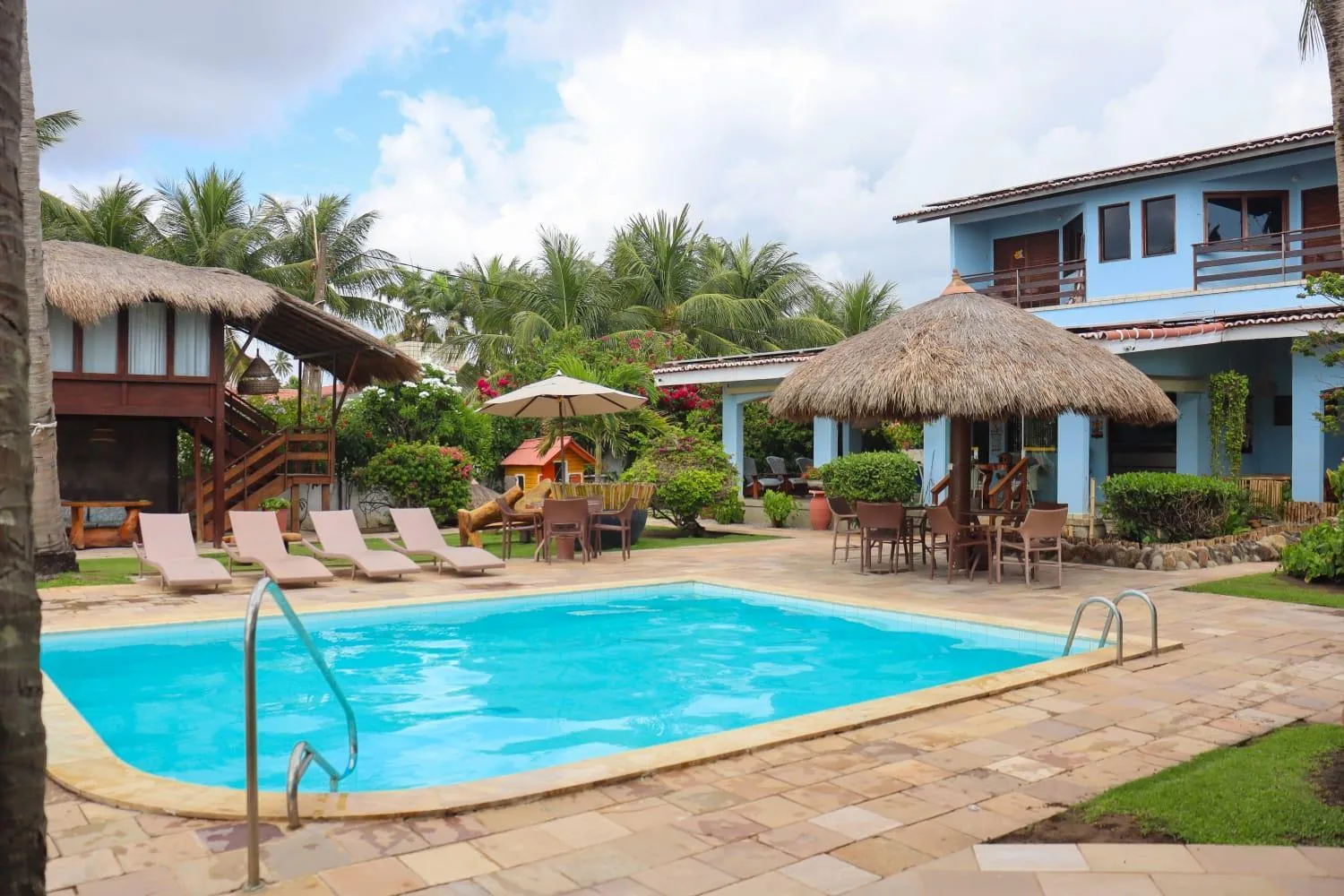 Swimming pool in Pousada Vivenda Oriente