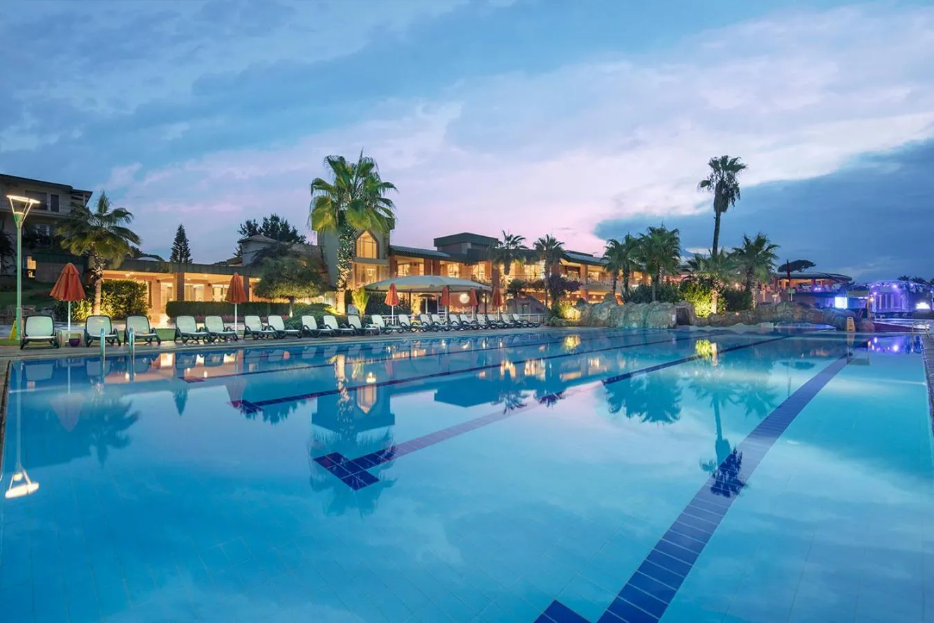 Swimming pool in Pine Beach Belek