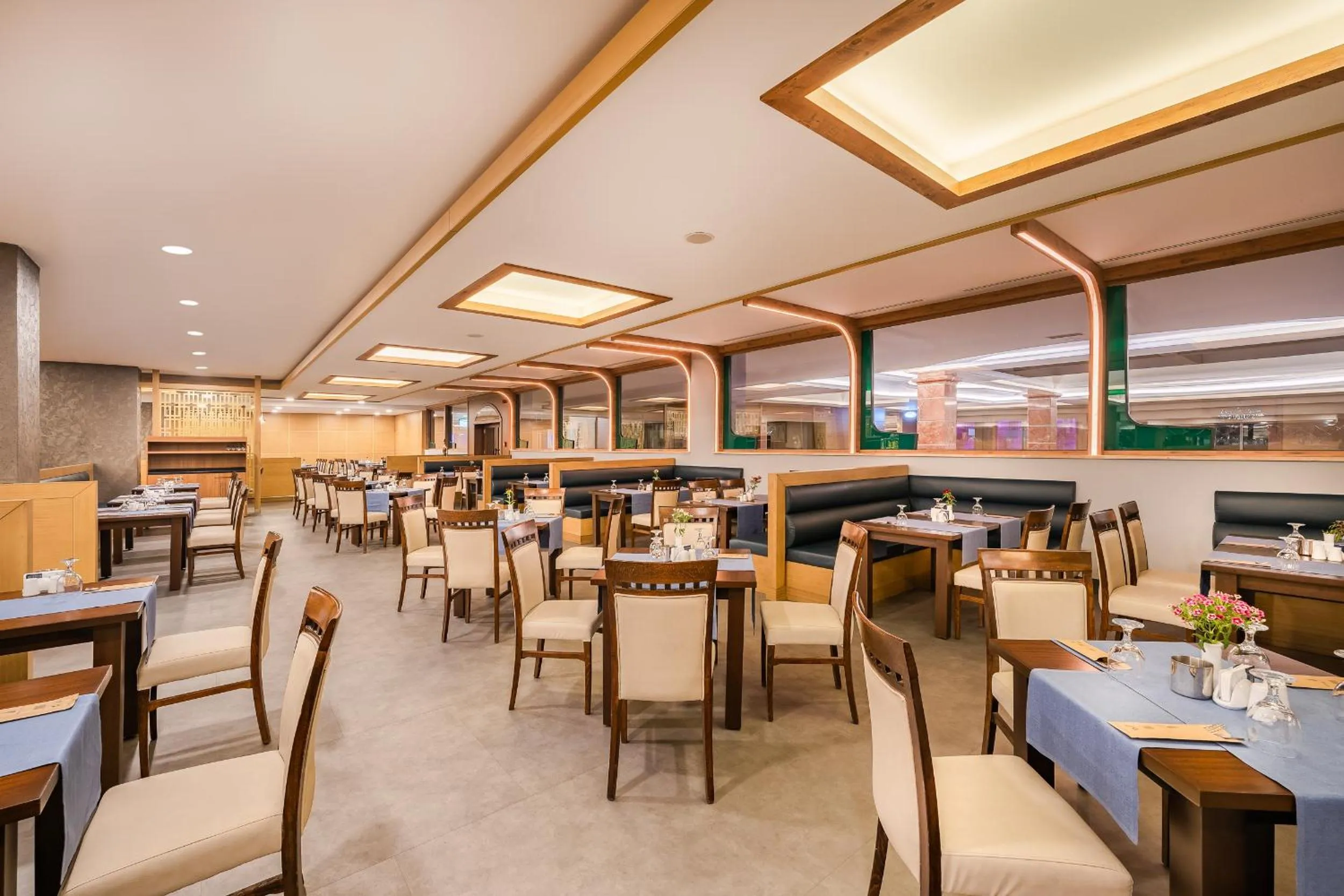 Restaurant/places to eat in Pine Beach Belek