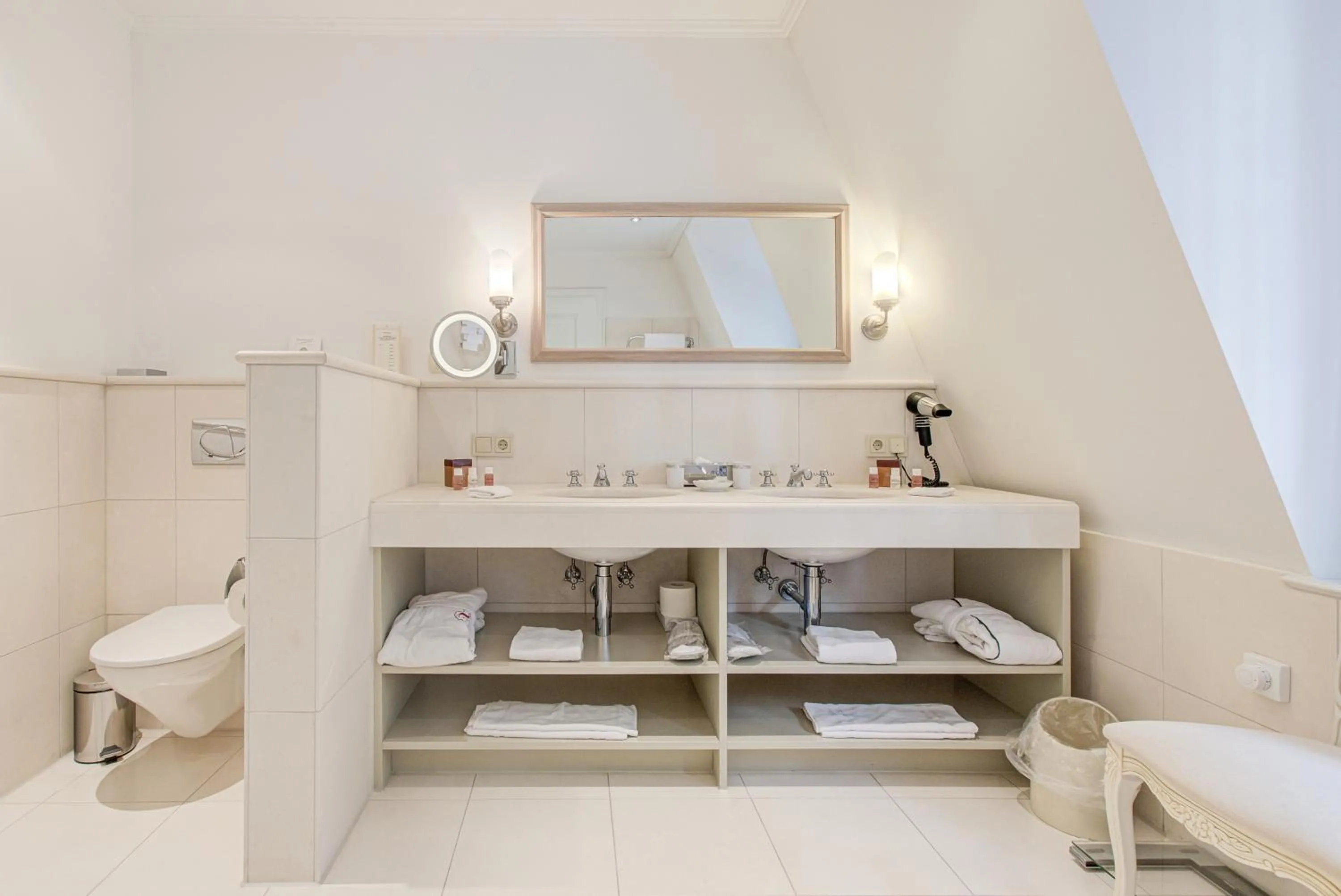 Bathroom in Wald & Schlosshotel Friedrichsruhe