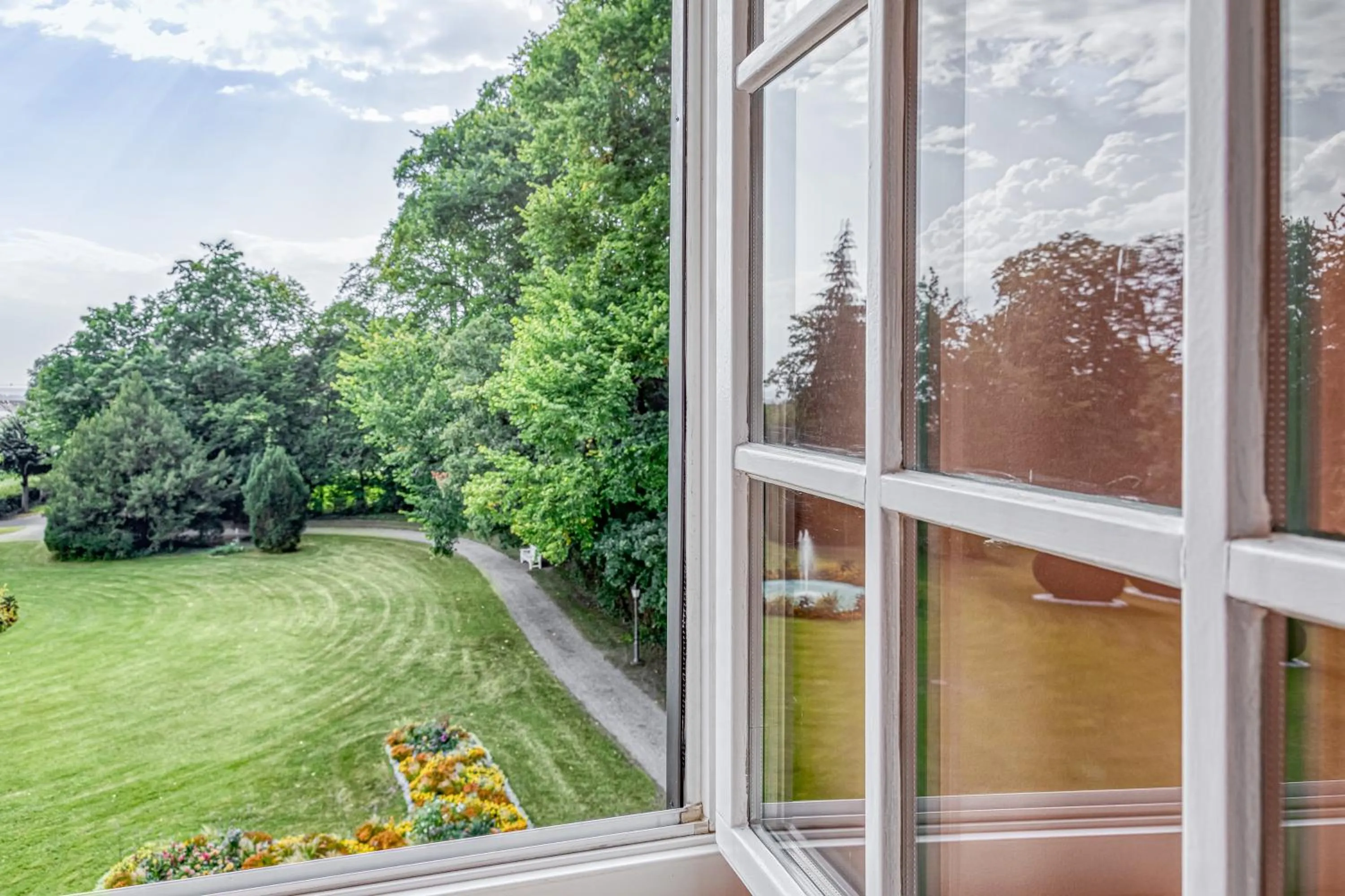 Garden view in Wald & Schlosshotel Friedrichsruhe