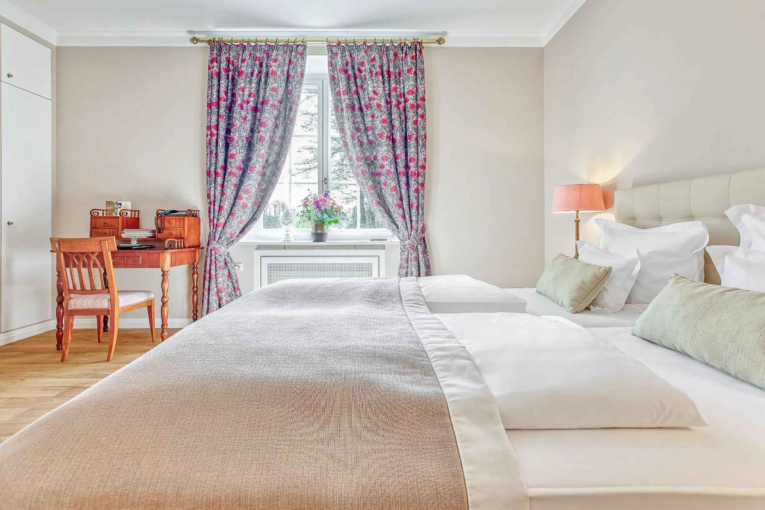 Bedroom, Bed in Wald & Schlosshotel Friedrichsruhe