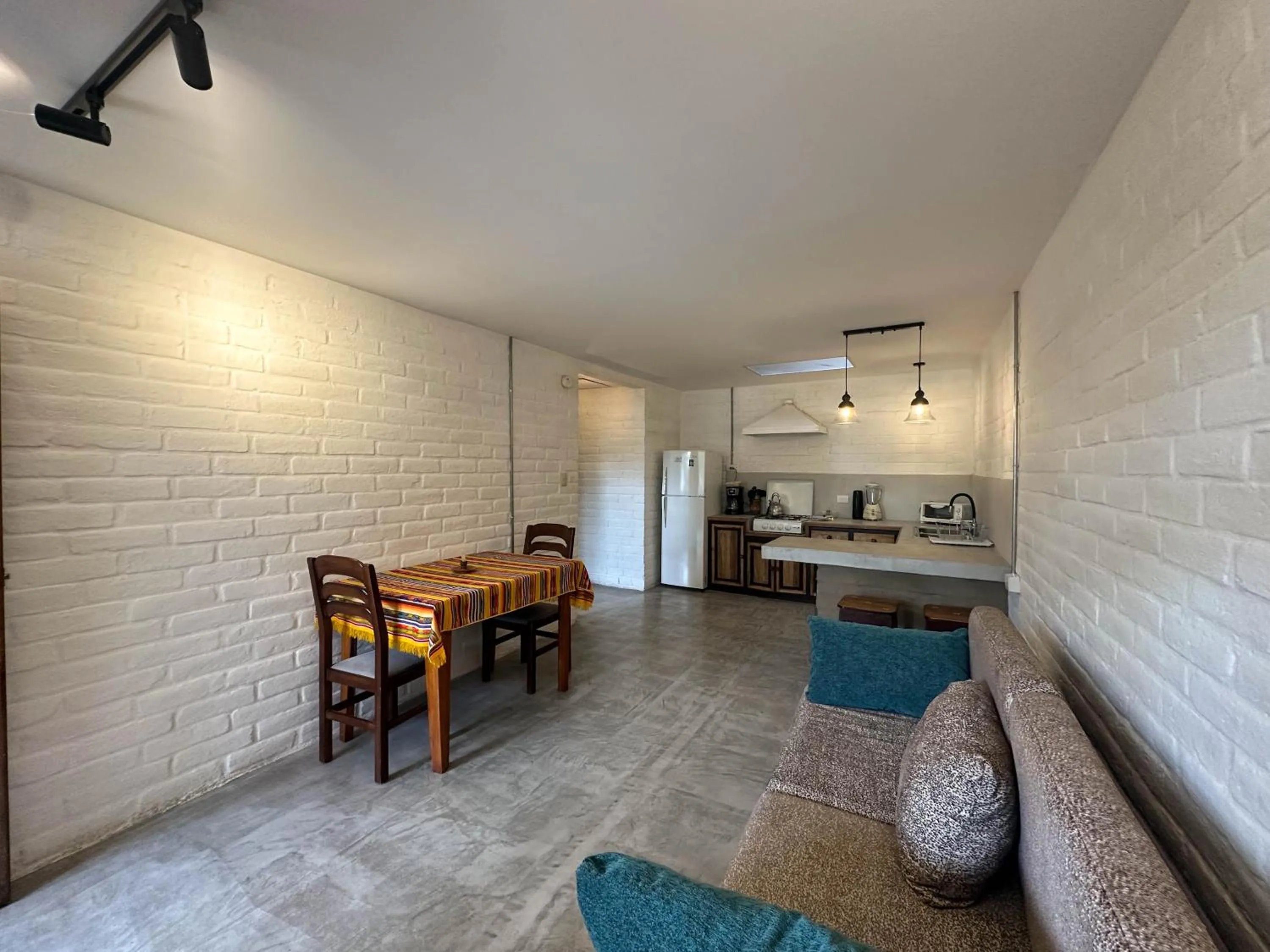Living room in Apartamentos Otorongo Cuenca Ecuador