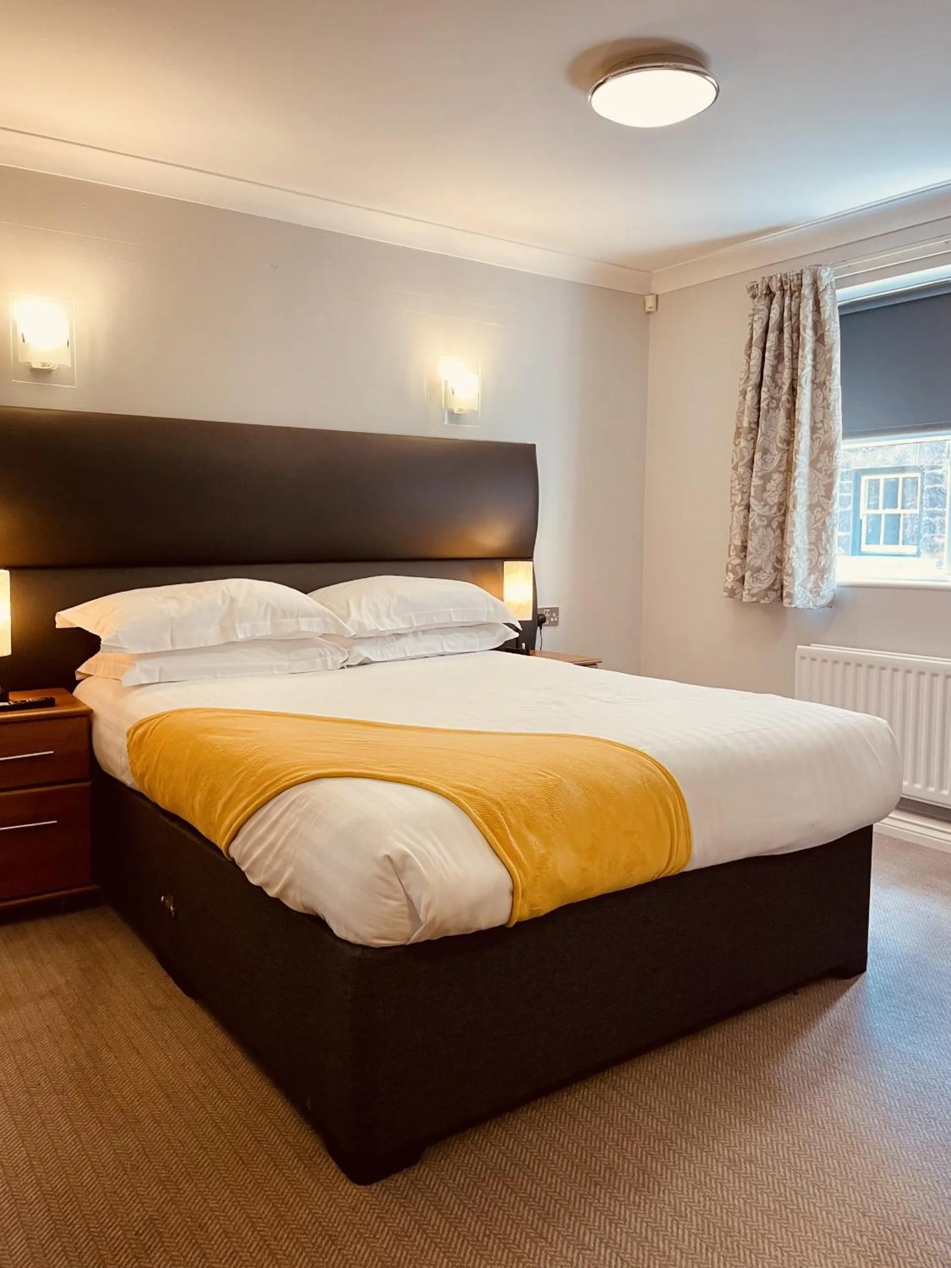 Bed in The Diamond Inn