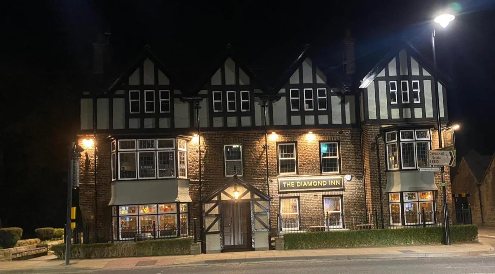 Lounge or bar in The Diamond Inn