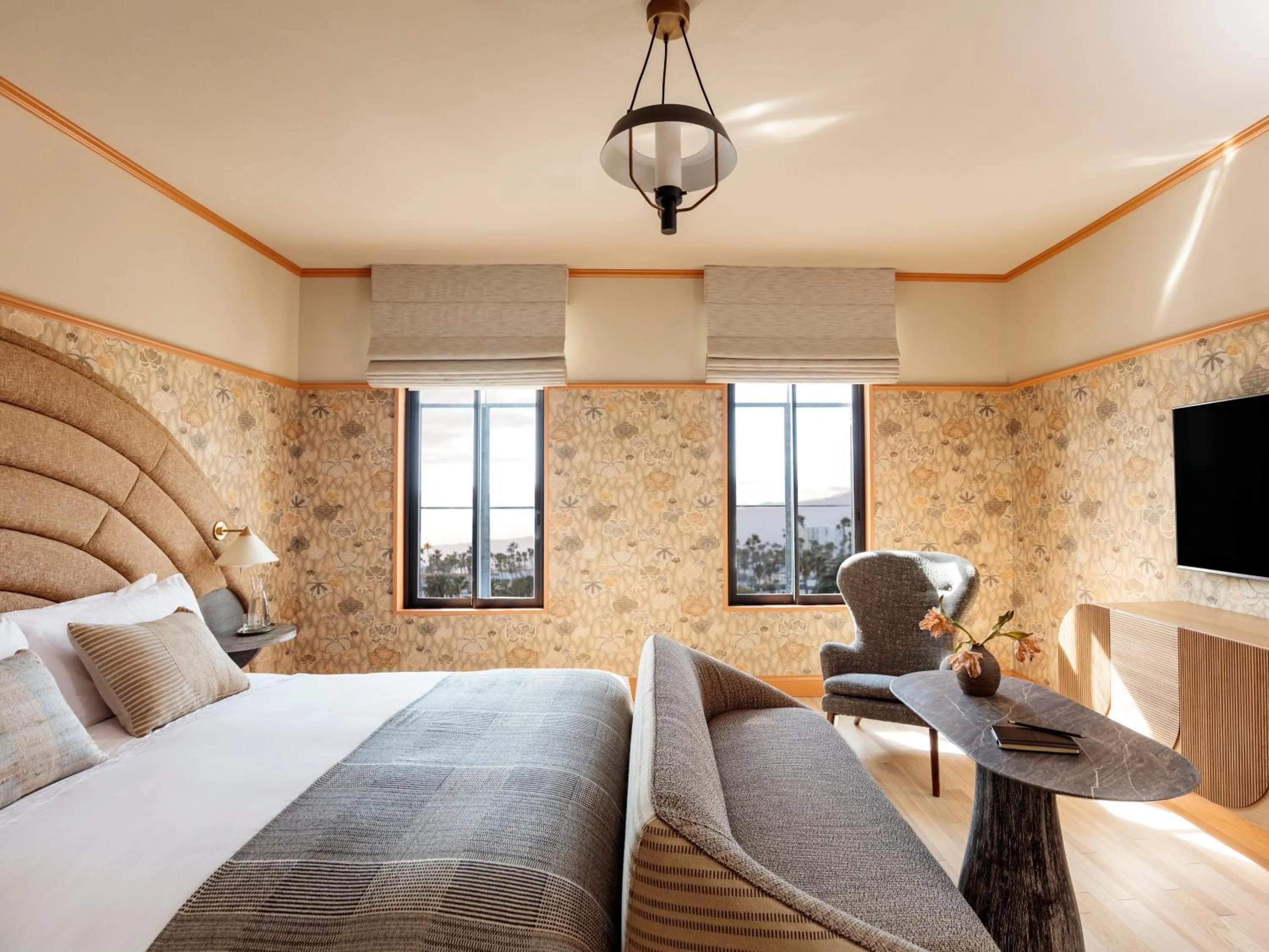 Bed in Santa Monica Proper Hotel, a Member of Design Hotels