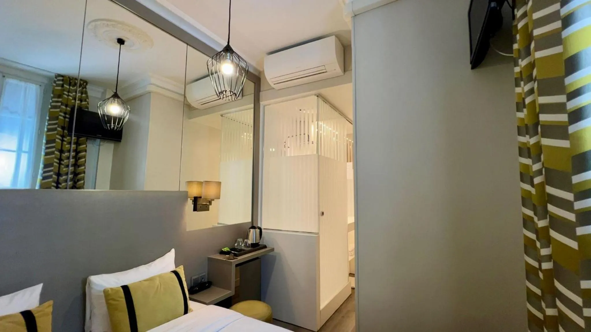Coffee/tea facilities in Pratic Hotel